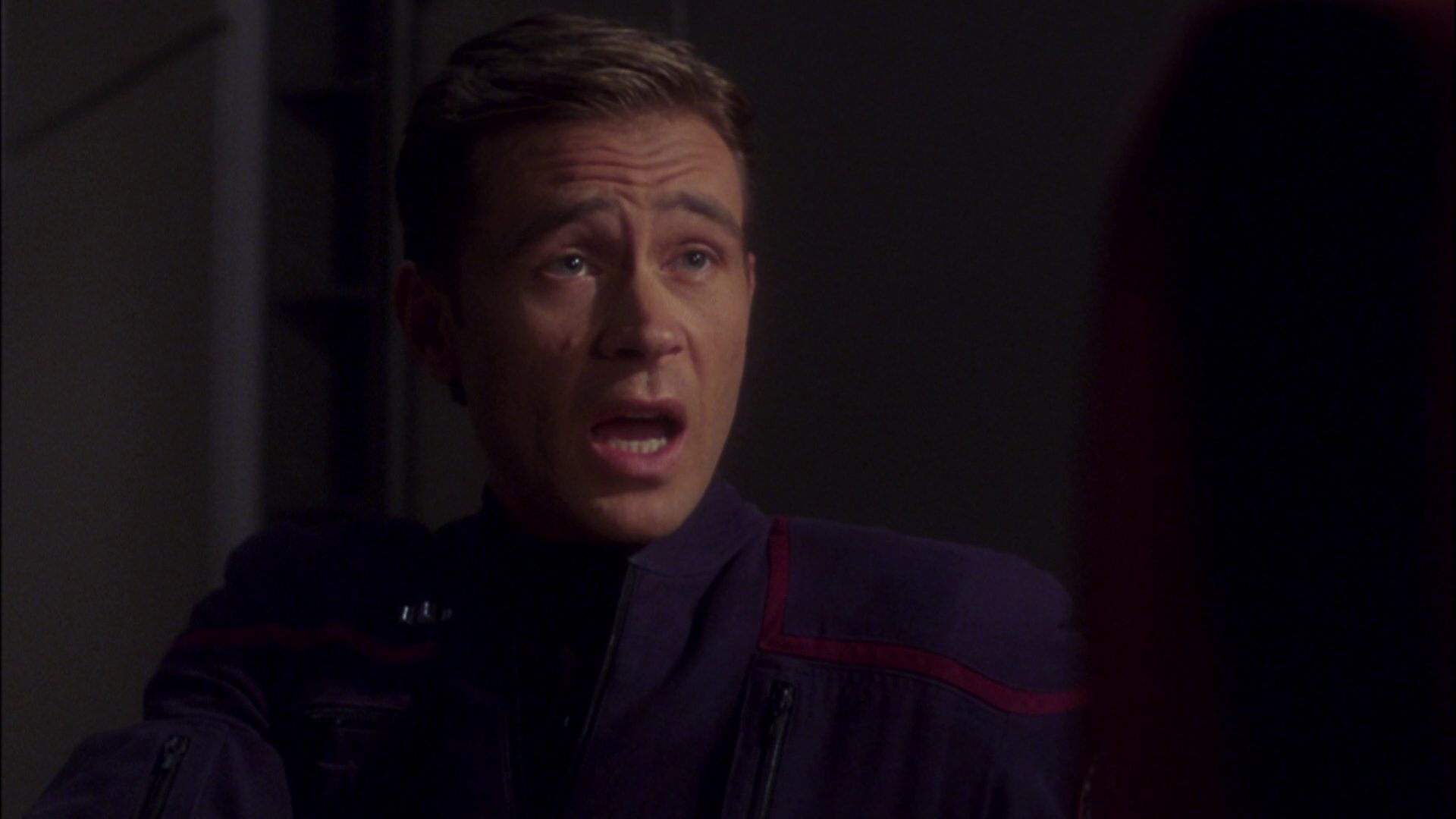 extant_StarTrek_ENT_1x08-BreakingTheIce_2829.jpg
