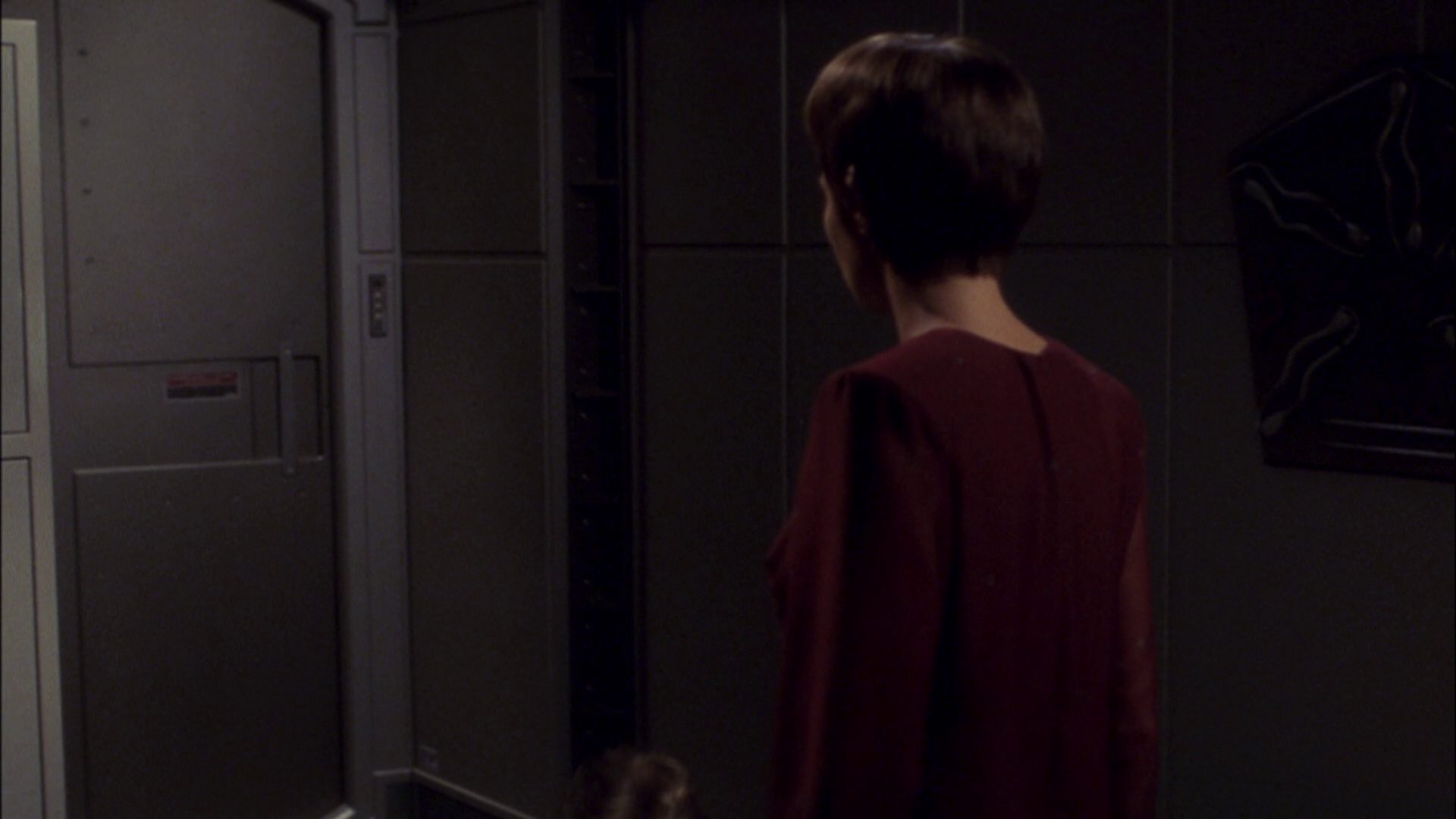 extant_StarTrek_ENT_1x08-BreakingTheIce_2906.jpg