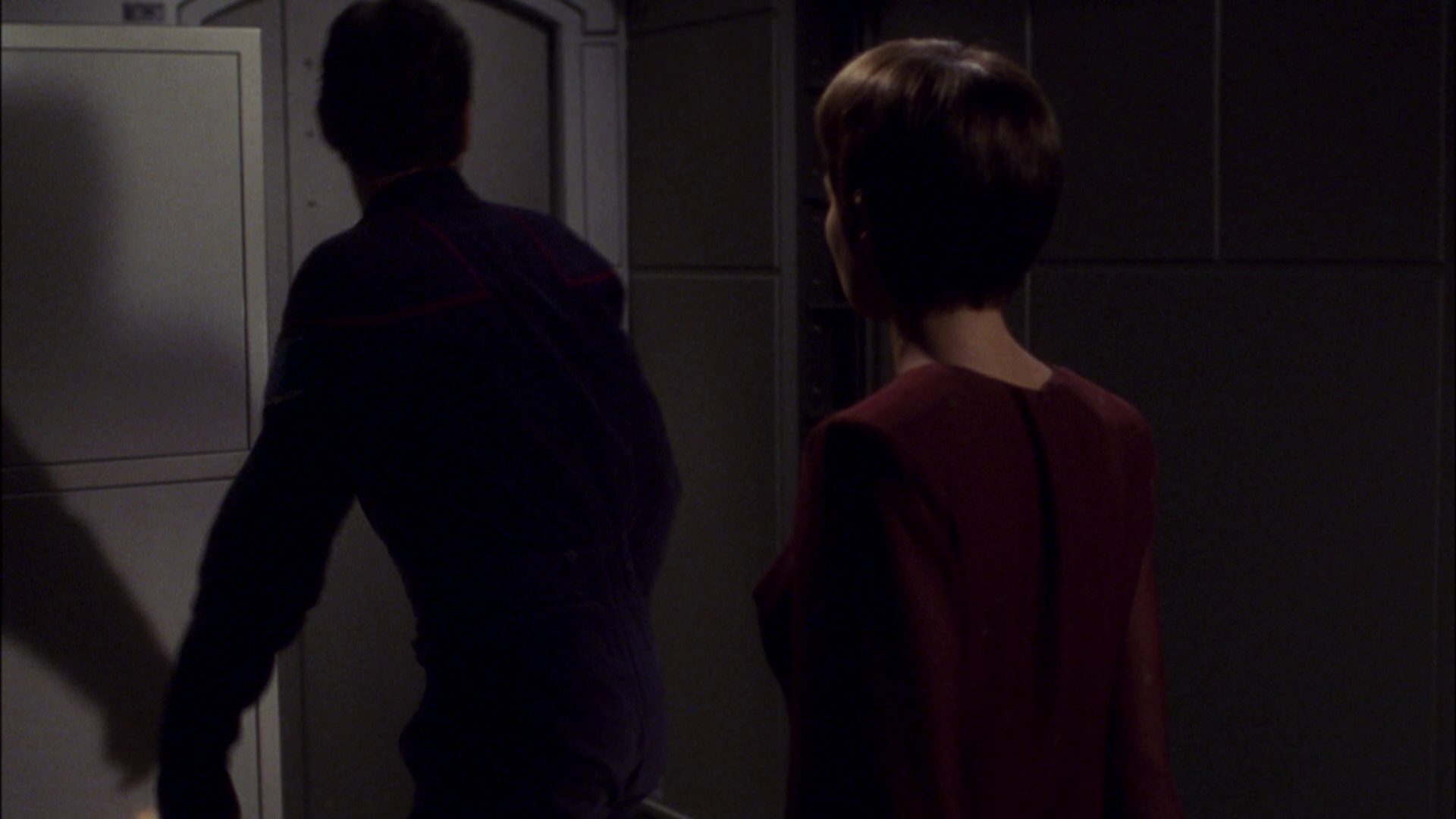 extant_StarTrek_ENT_1x08-BreakingTheIce_2908.jpg