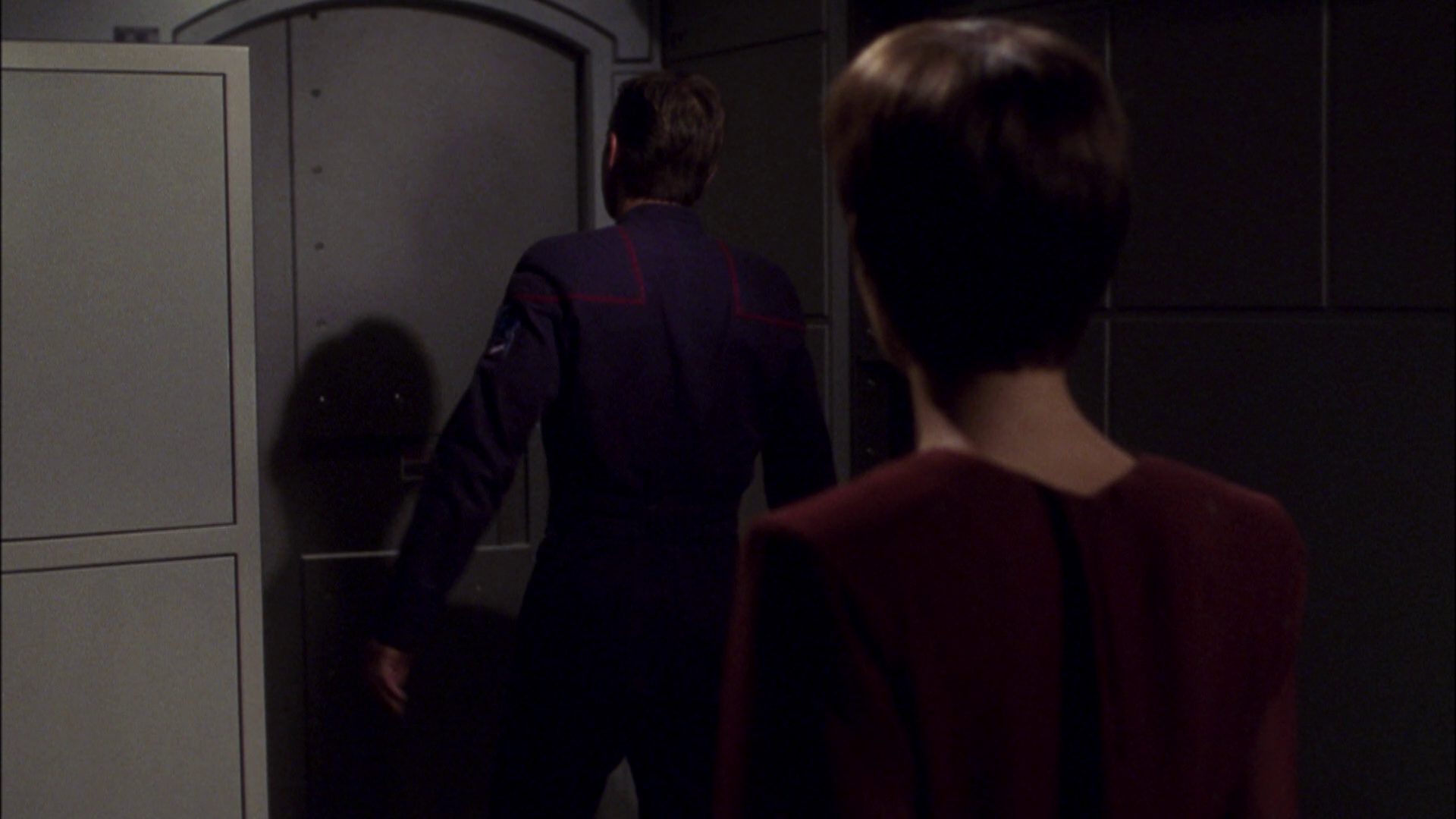 extant_StarTrek_ENT_1x08-BreakingTheIce_2911.jpg