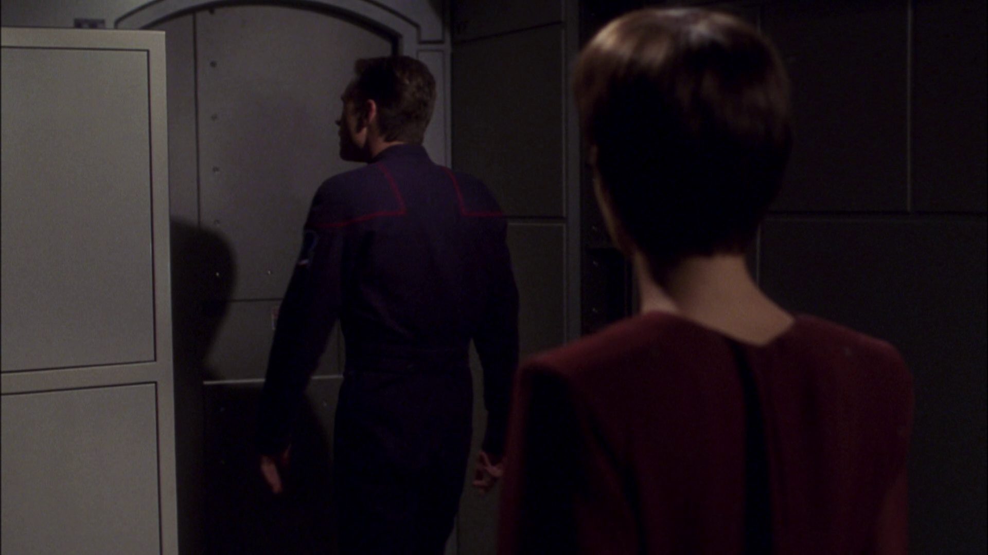 extant_StarTrek_ENT_1x08-BreakingTheIce_2912.jpg