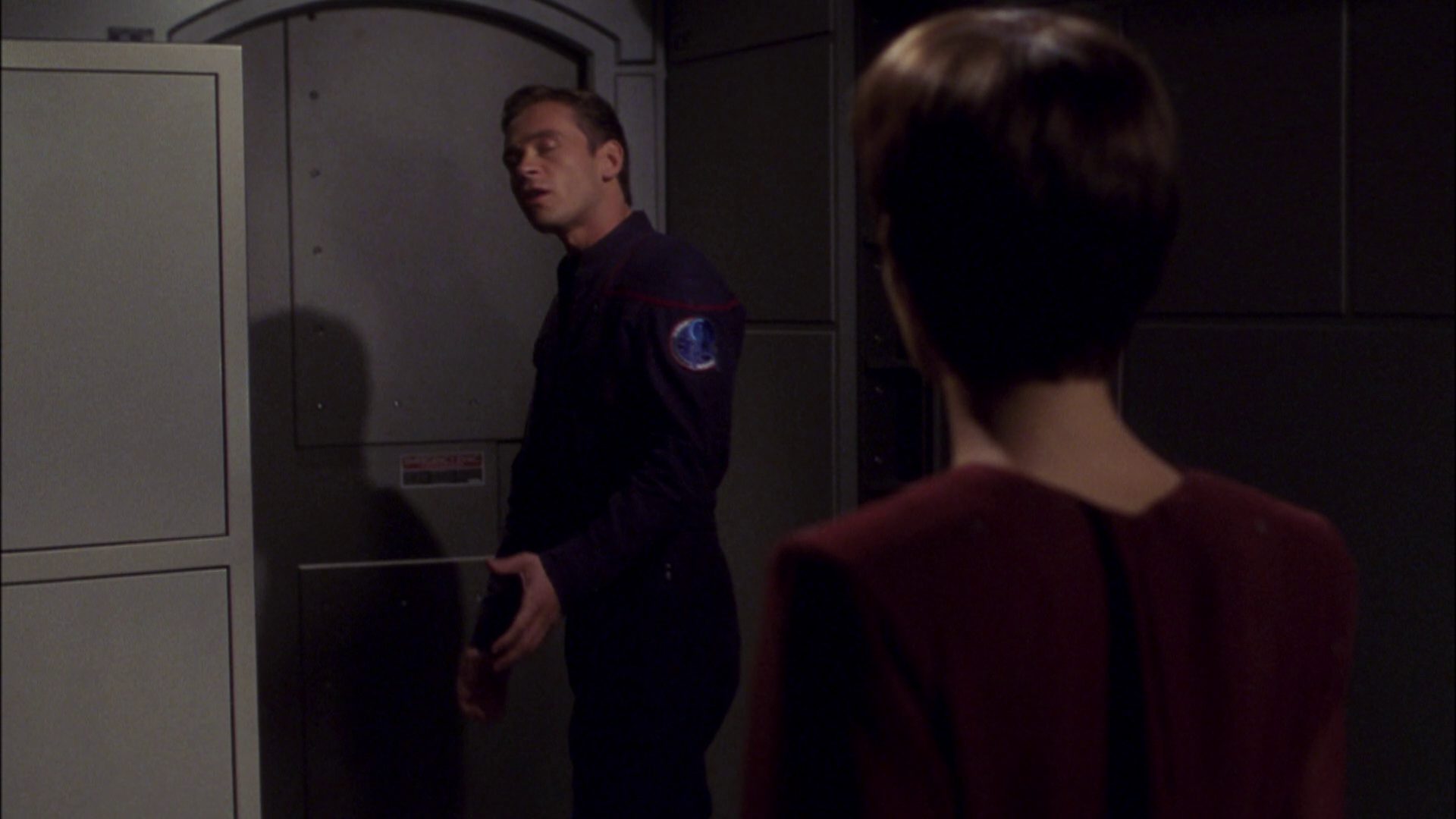 extant_StarTrek_ENT_1x08-BreakingTheIce_2913.jpg