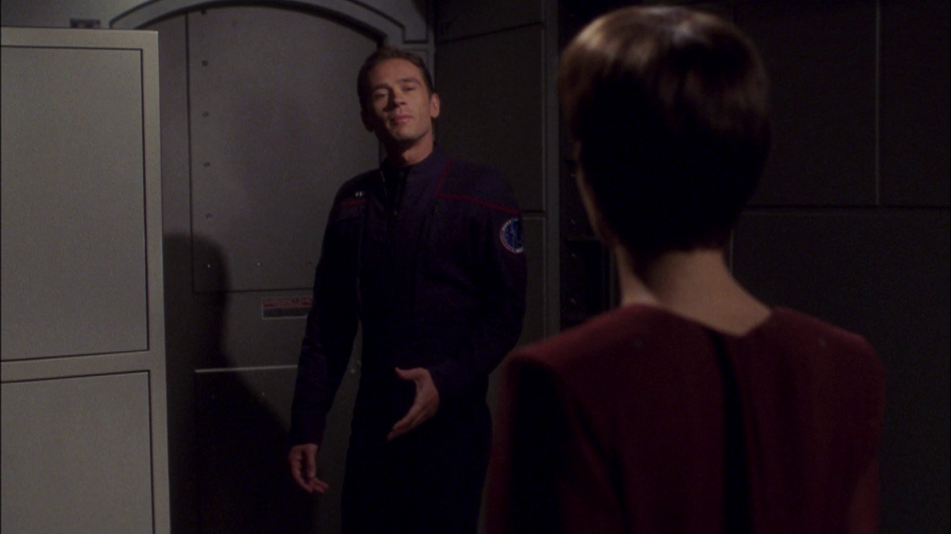 extant_StarTrek_ENT_1x08-BreakingTheIce_2914.jpg