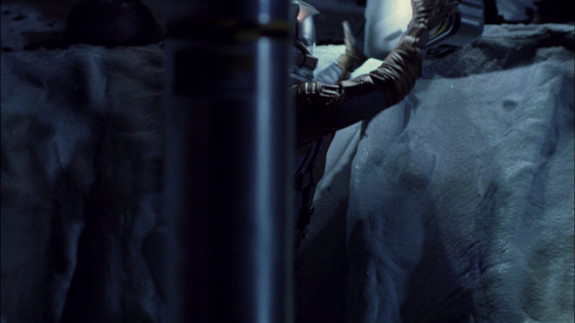 extant_StarTrek_ENT_1x08-BreakingTheIce_2959.jpg