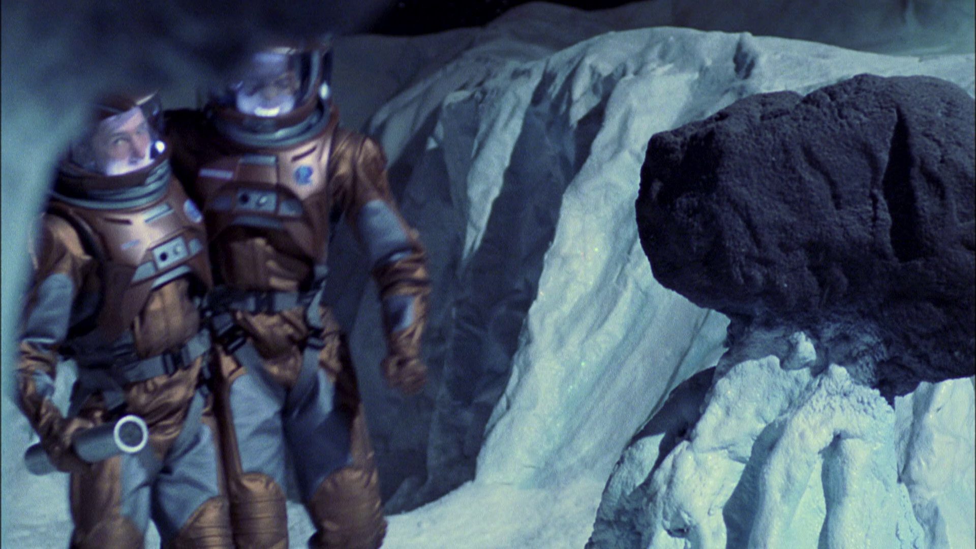 extant_StarTrek_ENT_1x08-BreakingTheIce_3058.jpg