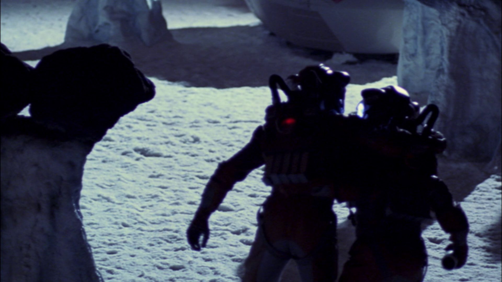 extant_StarTrek_ENT_1x08-BreakingTheIce_3101.jpg