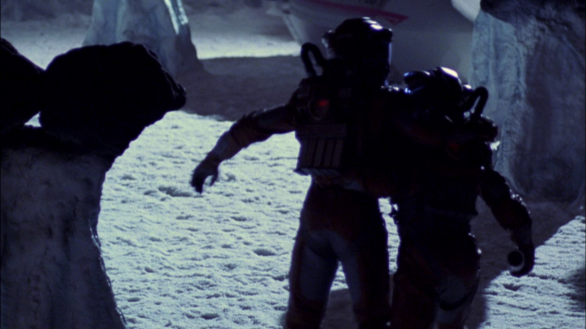 extant_StarTrek_ENT_1x08-BreakingTheIce_3102.jpg