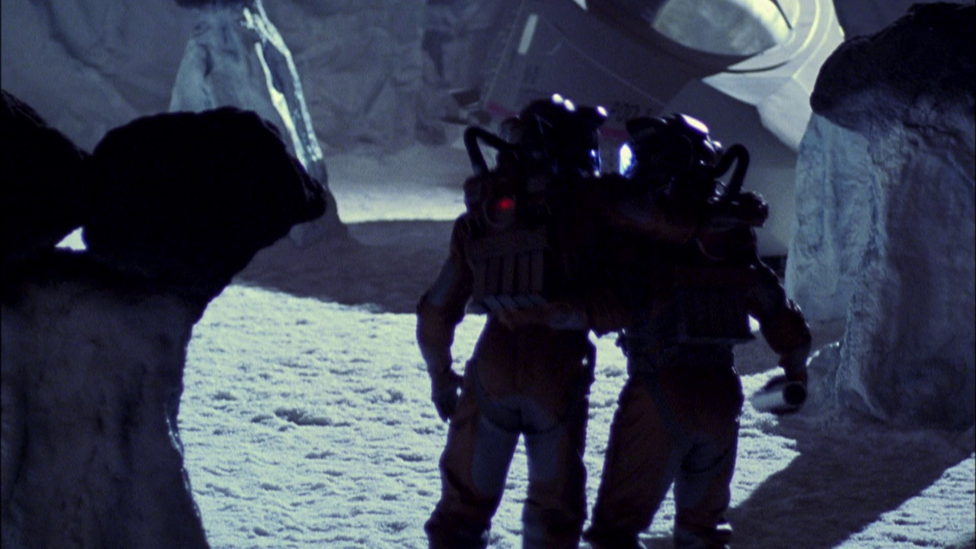 extant_StarTrek_ENT_1x08-BreakingTheIce_3104.jpg