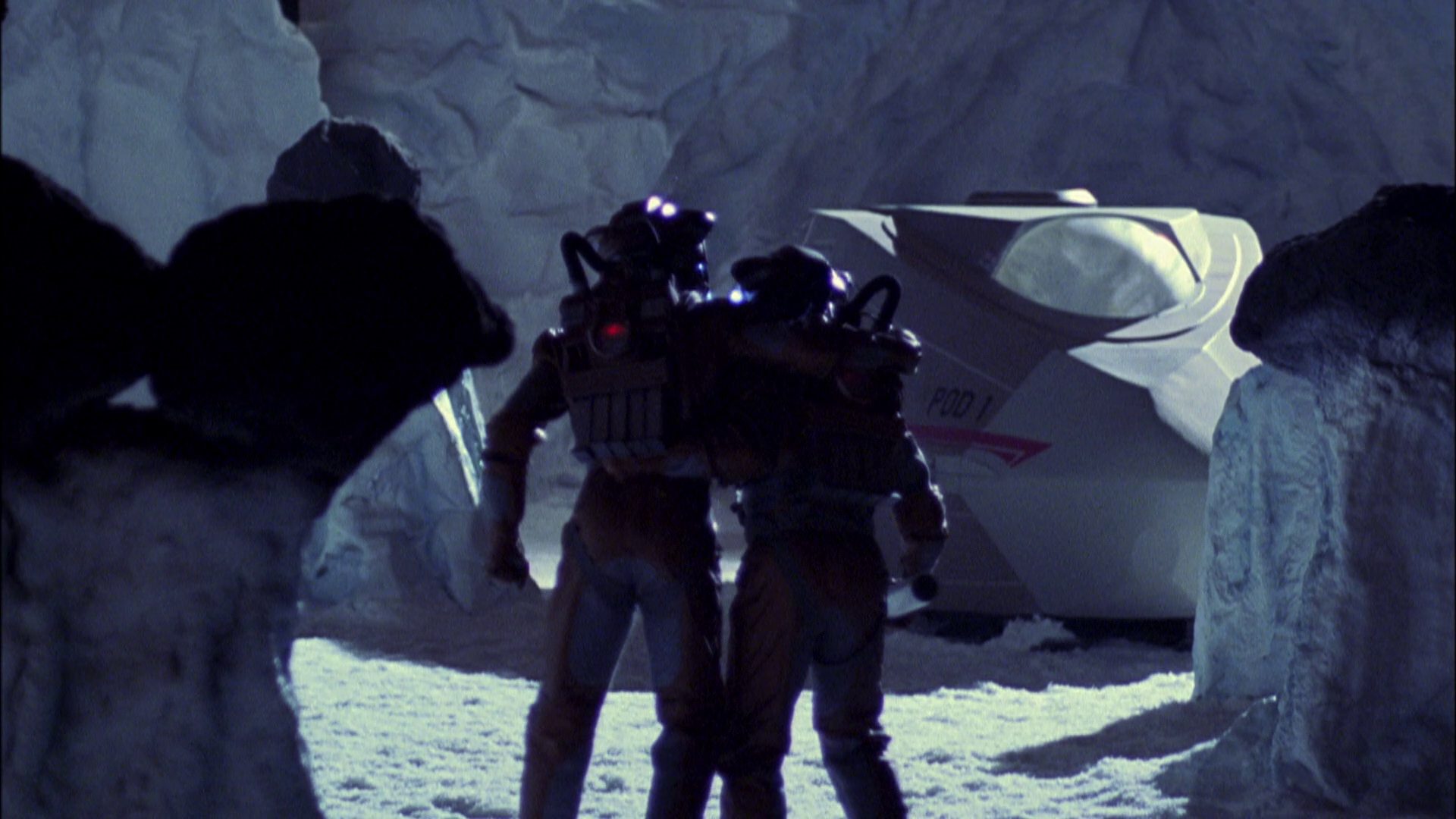 extant_StarTrek_ENT_1x08-BreakingTheIce_3108.jpg