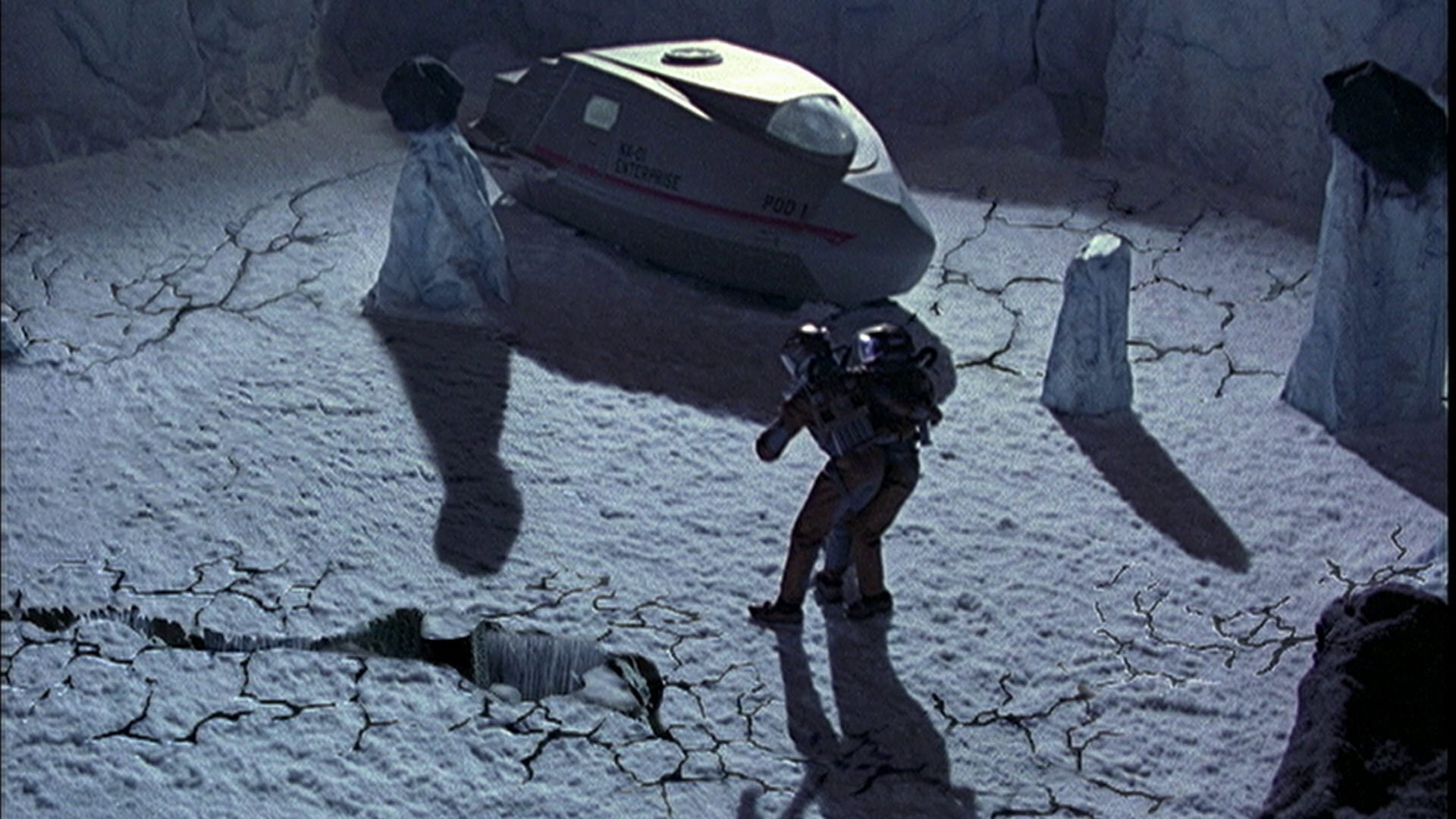 extant_StarTrek_ENT_1x08-BreakingTheIce_3115.jpg