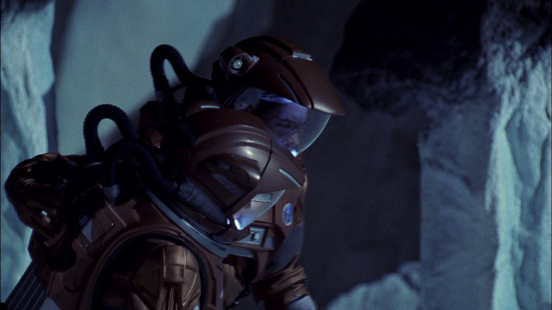 extant_StarTrek_ENT_1x08-BreakingTheIce_3119.jpg