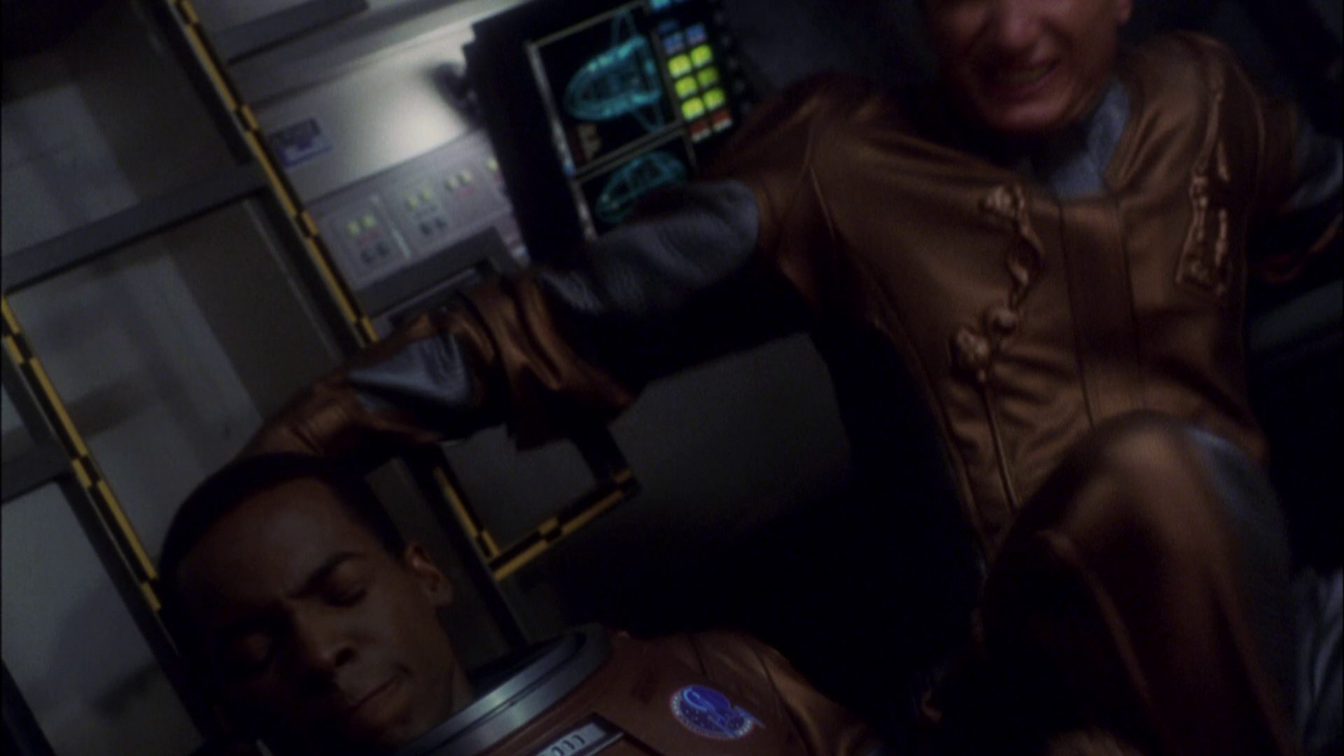 extant_StarTrek_ENT_1x08-BreakingTheIce_3198.jpg