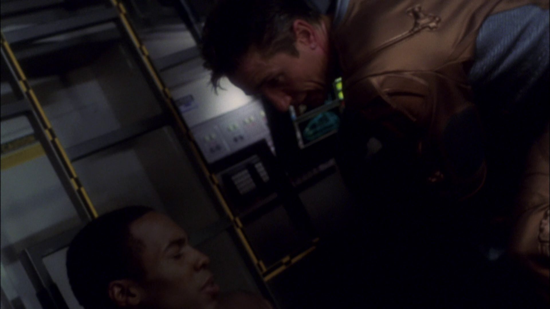 extant_StarTrek_ENT_1x08-BreakingTheIce_3207.jpg