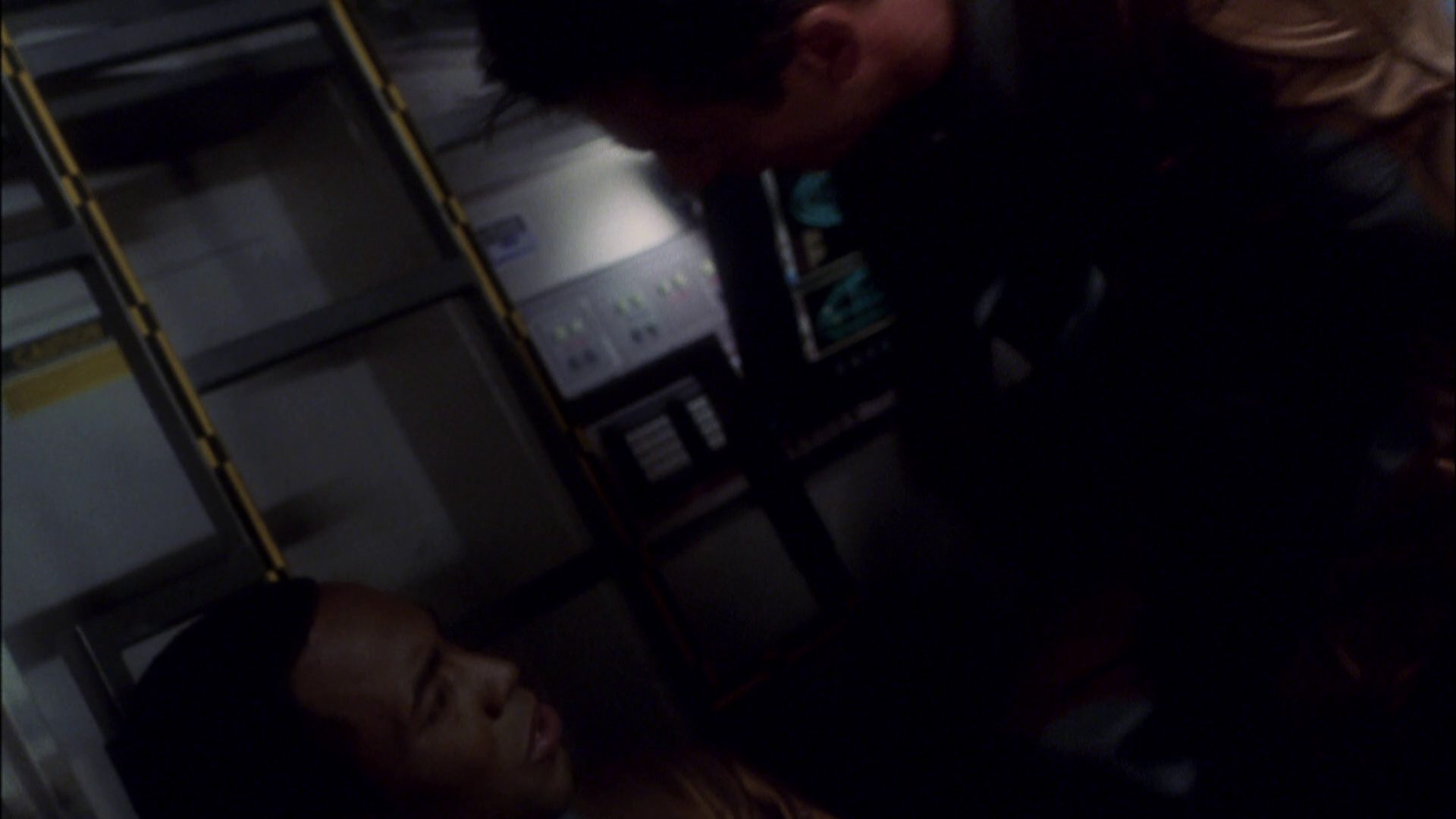 extant_StarTrek_ENT_1x08-BreakingTheIce_3209.jpg