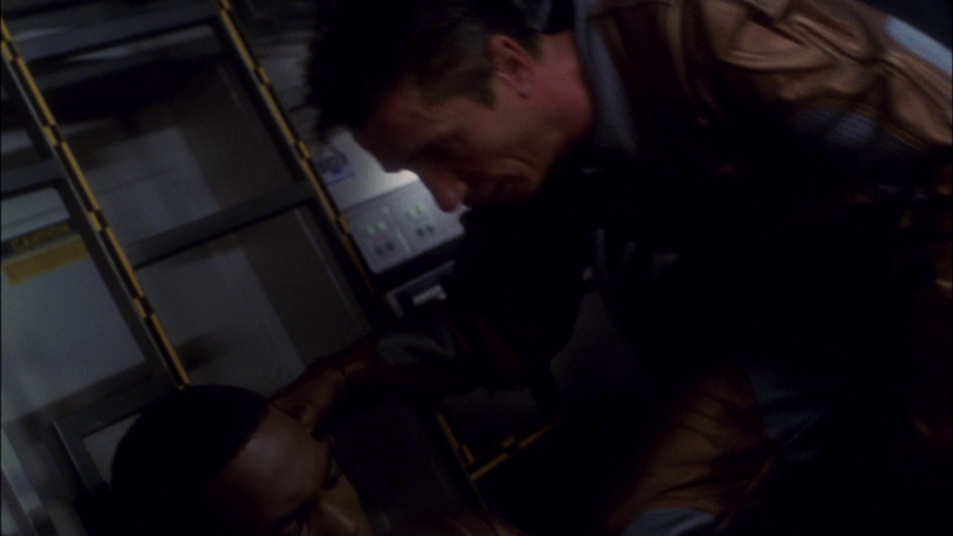 extant_StarTrek_ENT_1x08-BreakingTheIce_3210.jpg