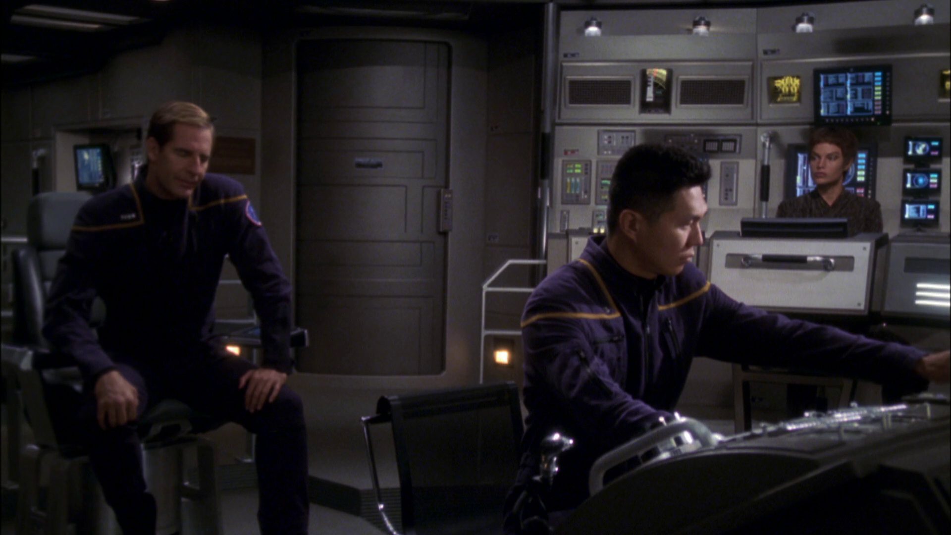 extant_StarTrek_ENT_1x08-BreakingTheIce_3236.jpg