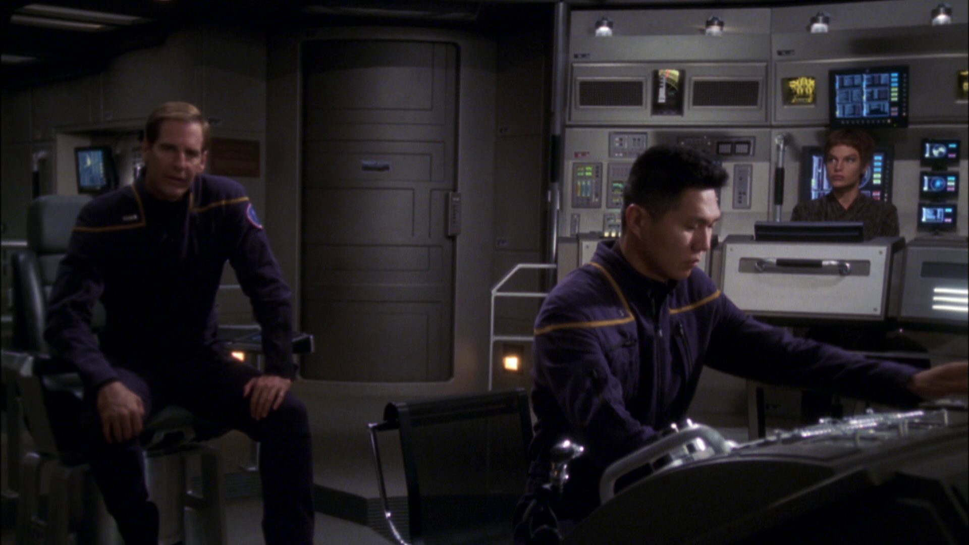 extant_StarTrek_ENT_1x08-BreakingTheIce_3237.jpg