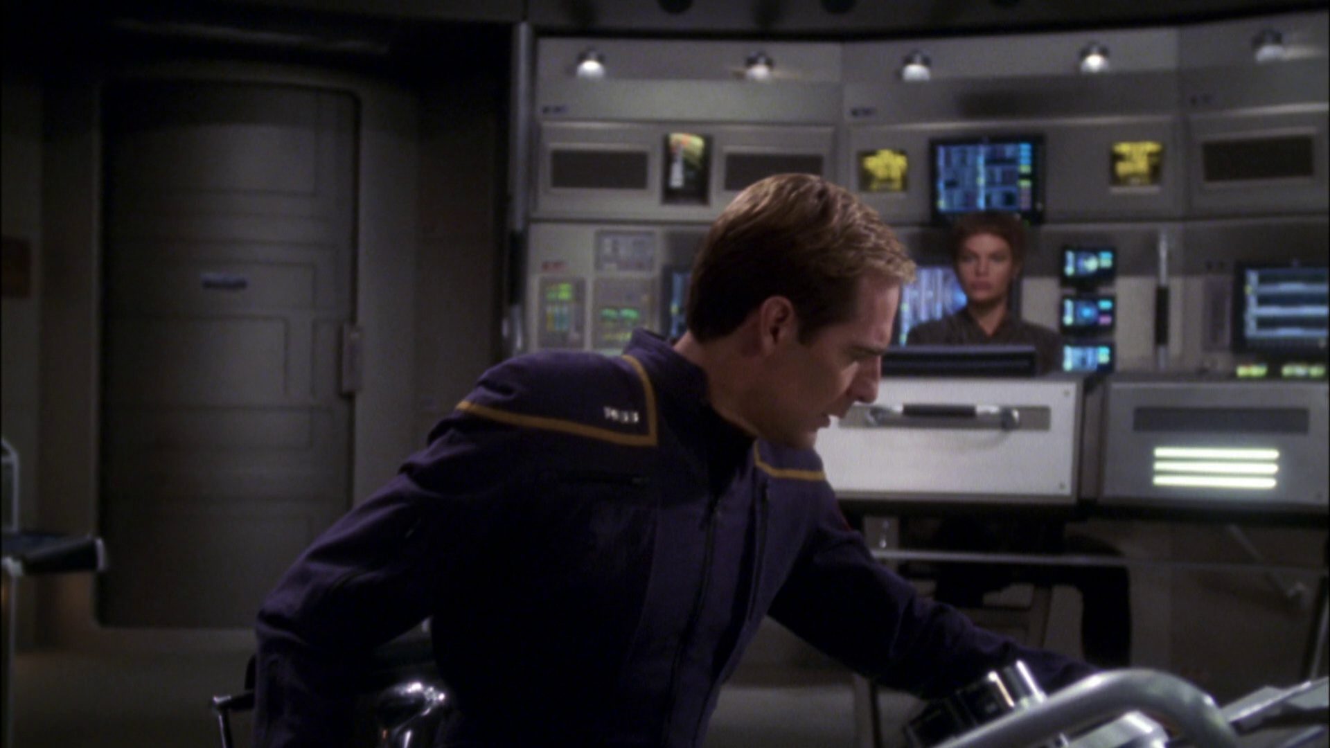 extant_StarTrek_ENT_1x08-BreakingTheIce_3259.jpg