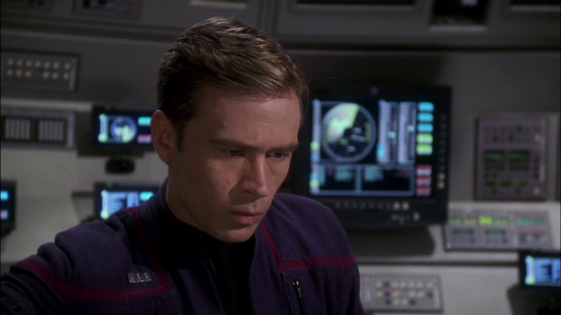 extant_StarTrek_ENT_1x08-BreakingTheIce_3275.jpg