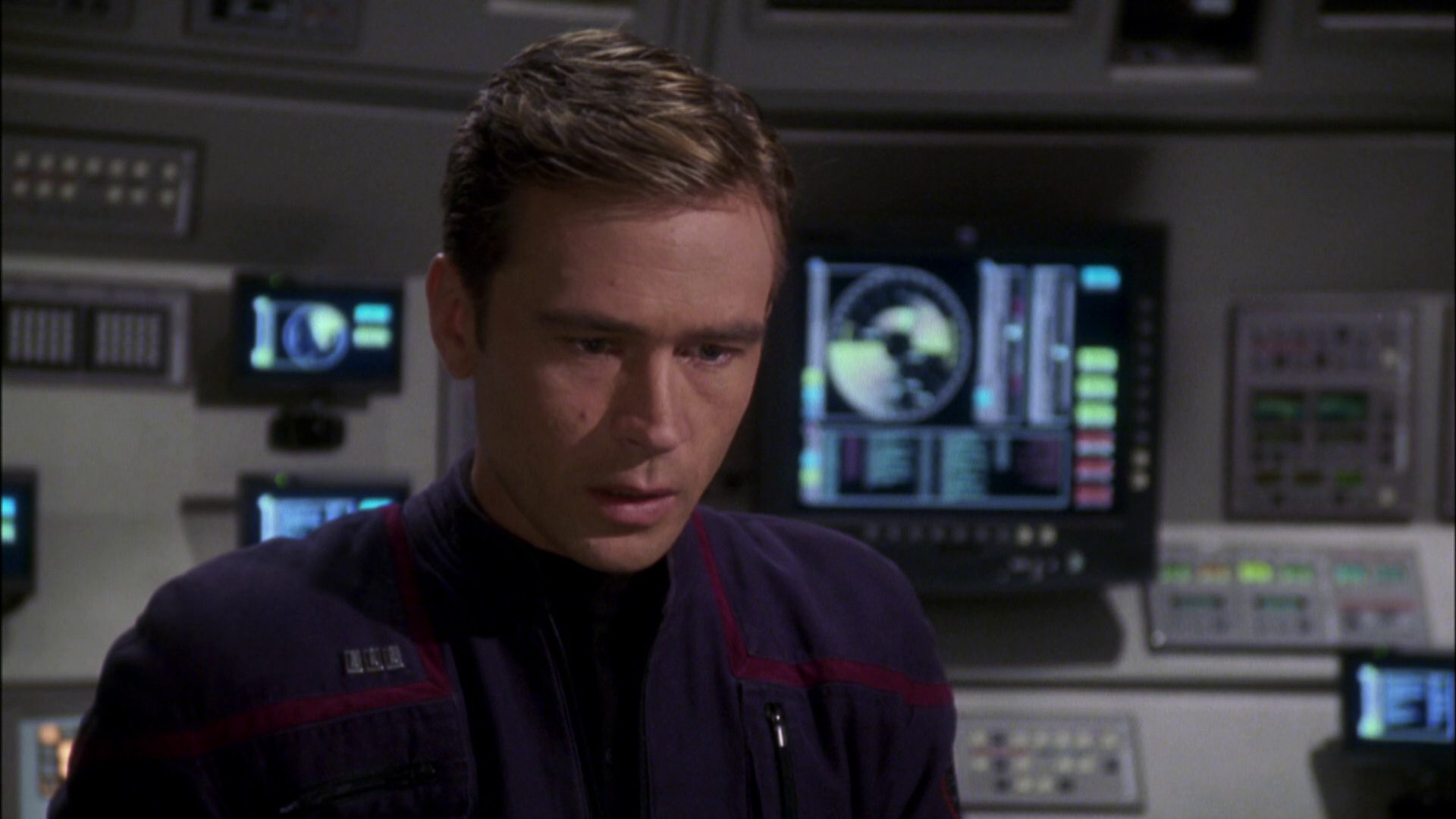 extant_StarTrek_ENT_1x08-BreakingTheIce_3287.jpg