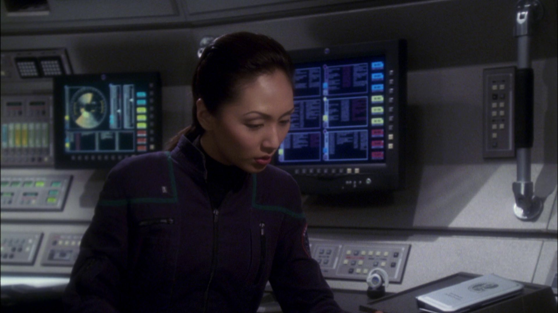 extant_StarTrek_ENT_1x08-BreakingTheIce_3294.jpg