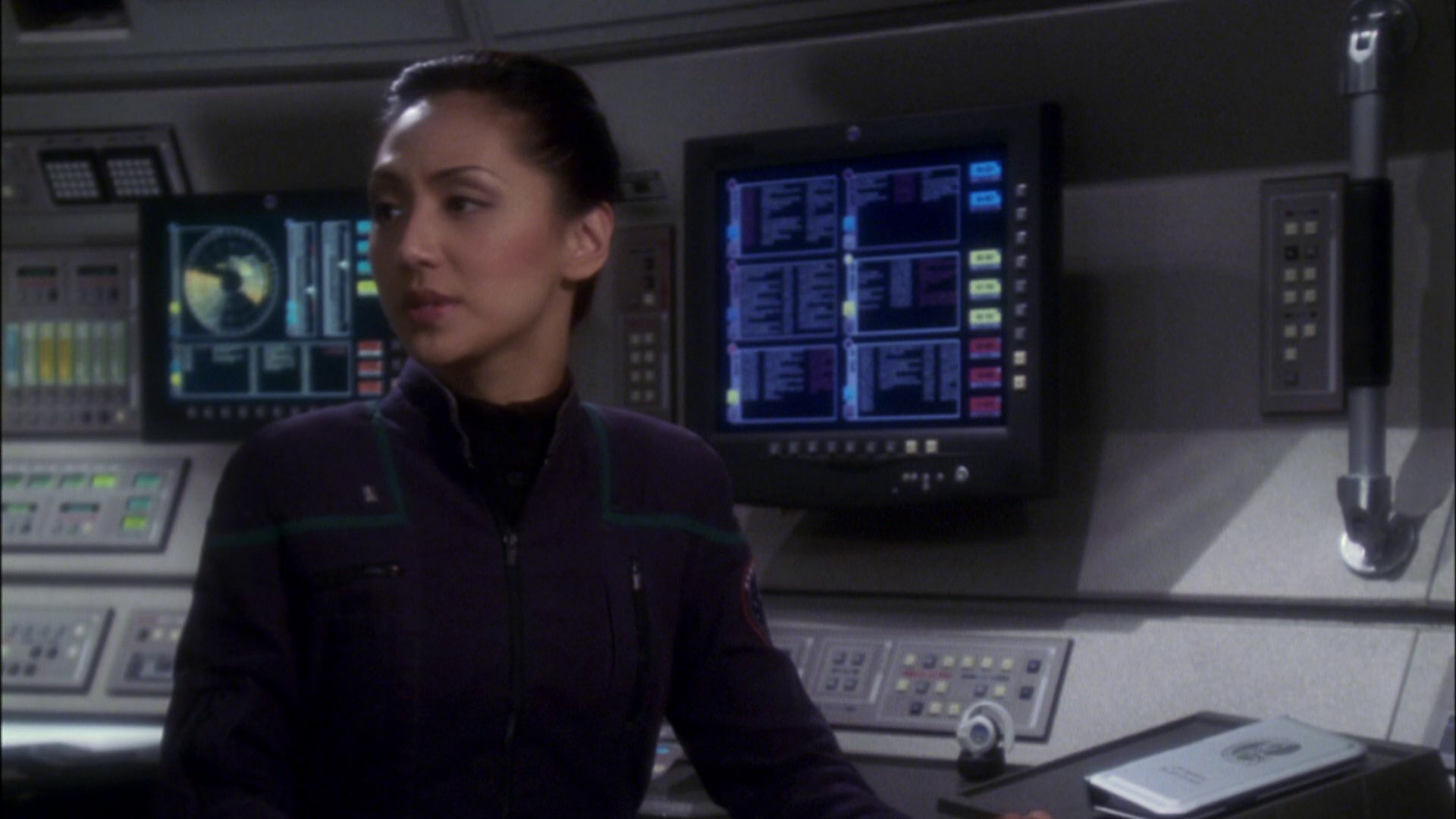 extant_StarTrek_ENT_1x08-BreakingTheIce_3296.jpg