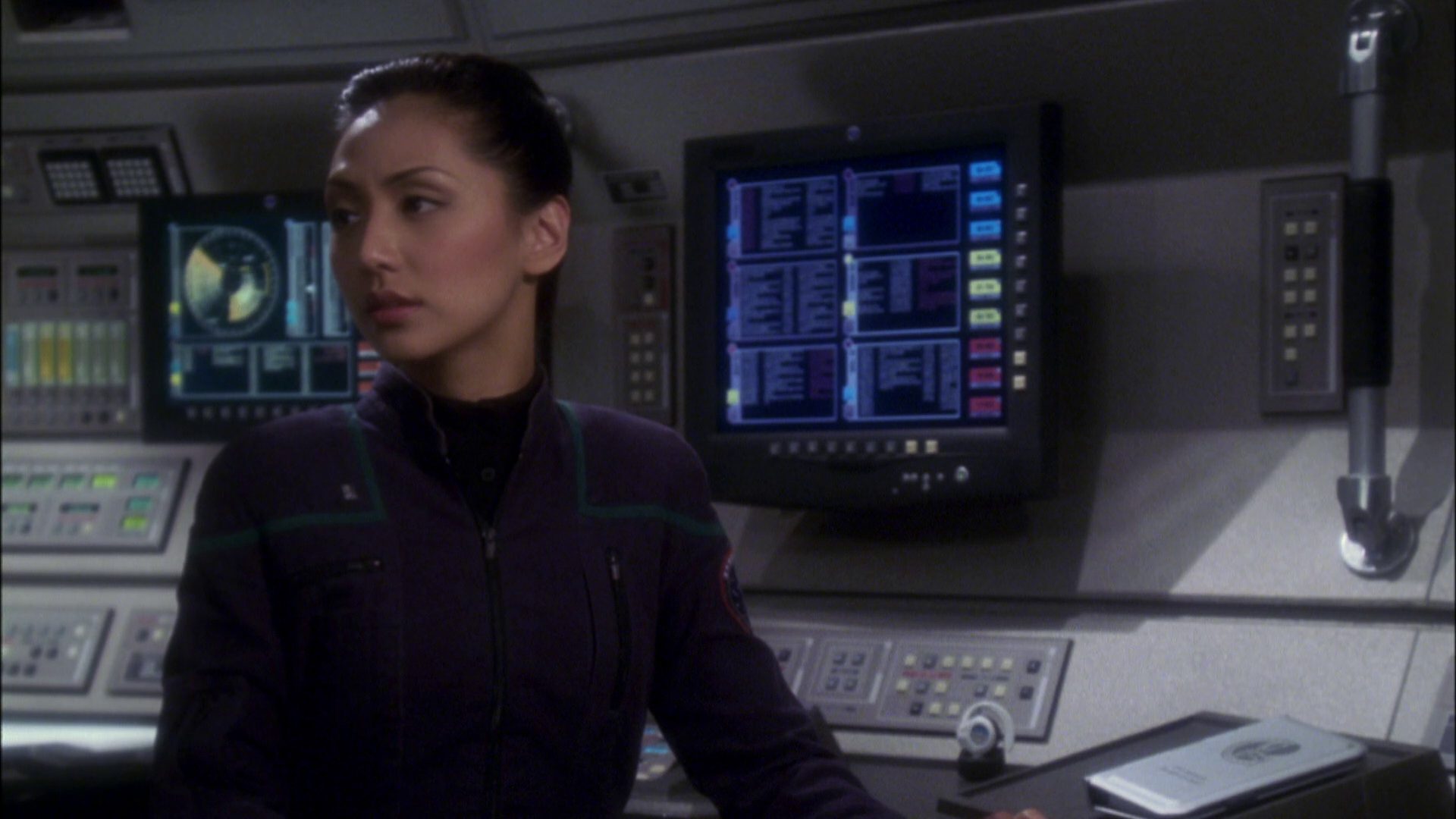extant_StarTrek_ENT_1x08-BreakingTheIce_3297.jpg