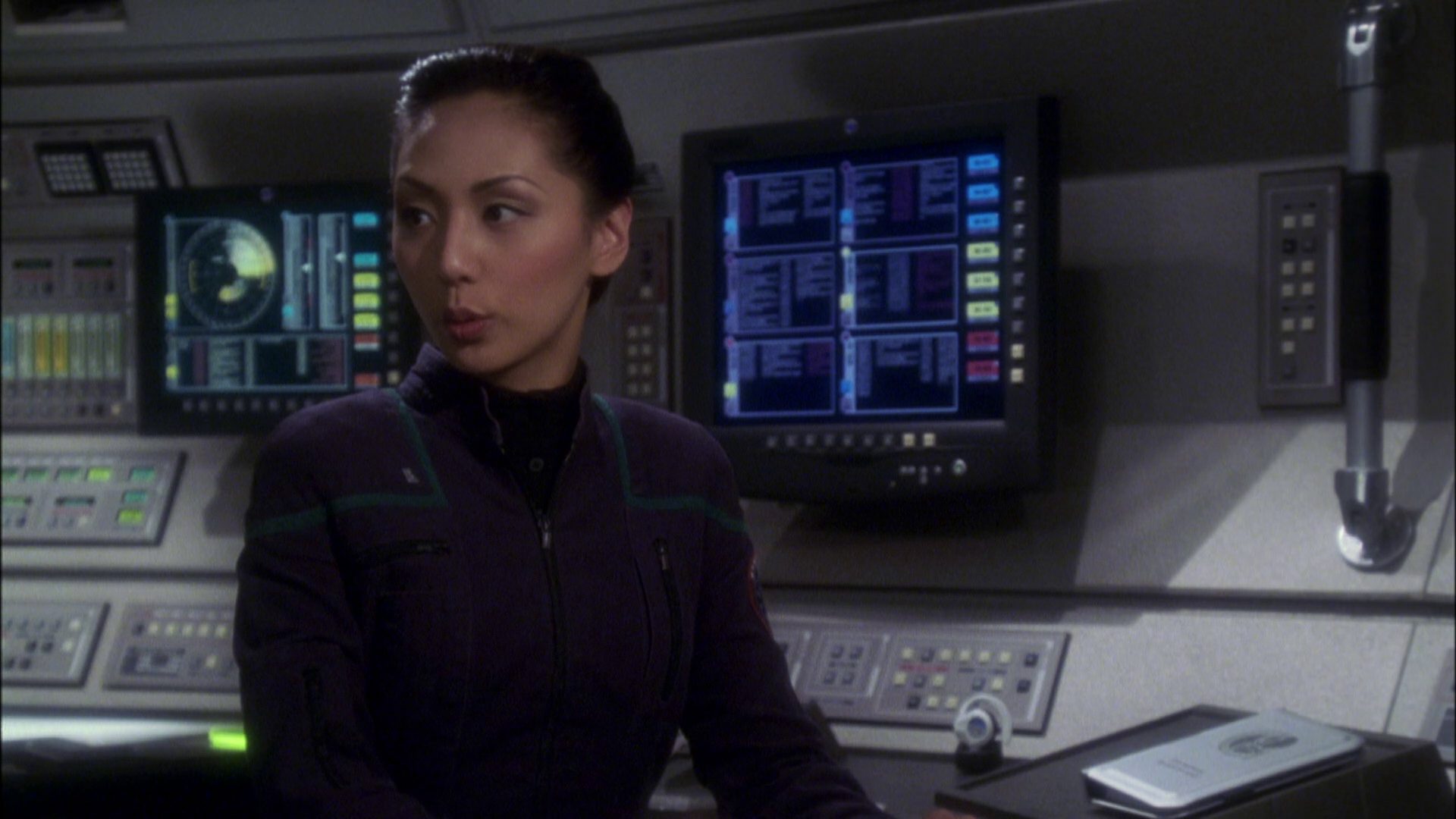 extant_StarTrek_ENT_1x08-BreakingTheIce_3303.jpg