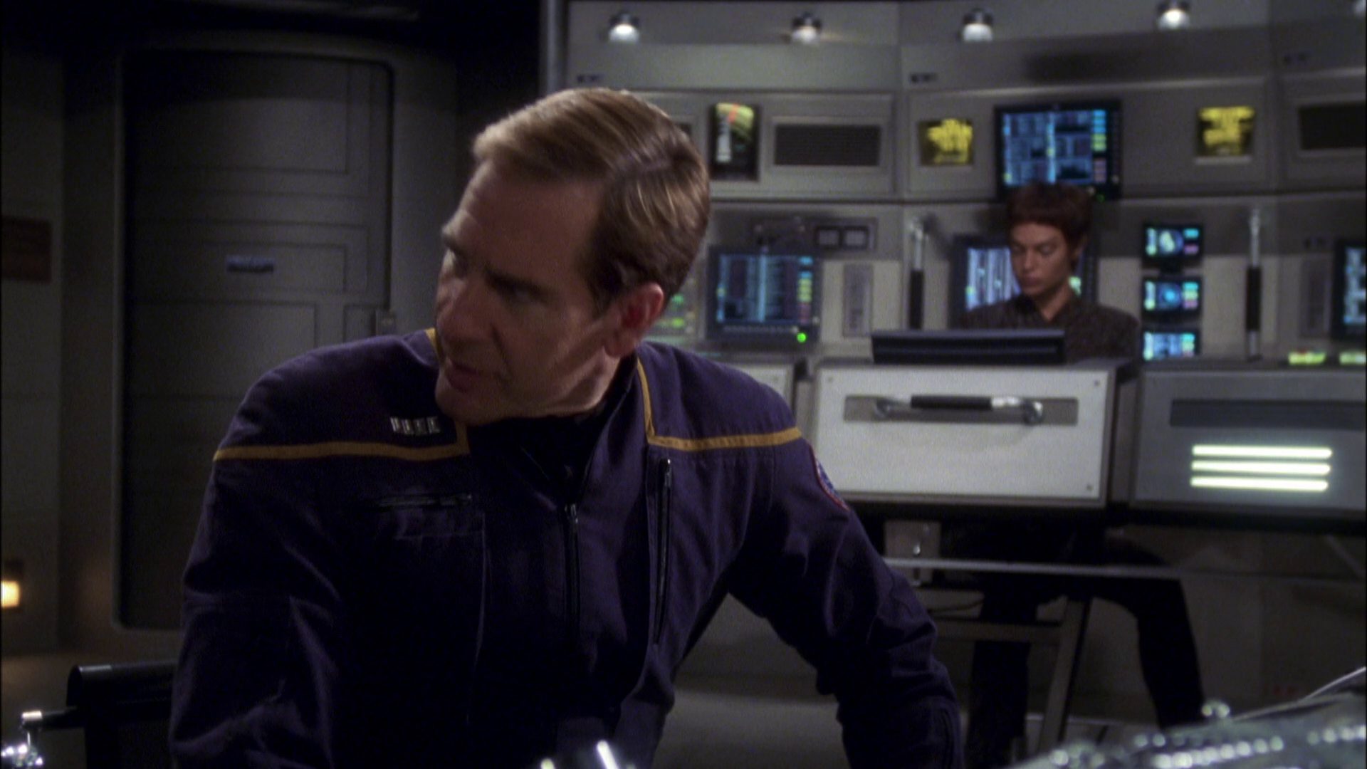 extant_StarTrek_ENT_1x08-BreakingTheIce_3353.jpg