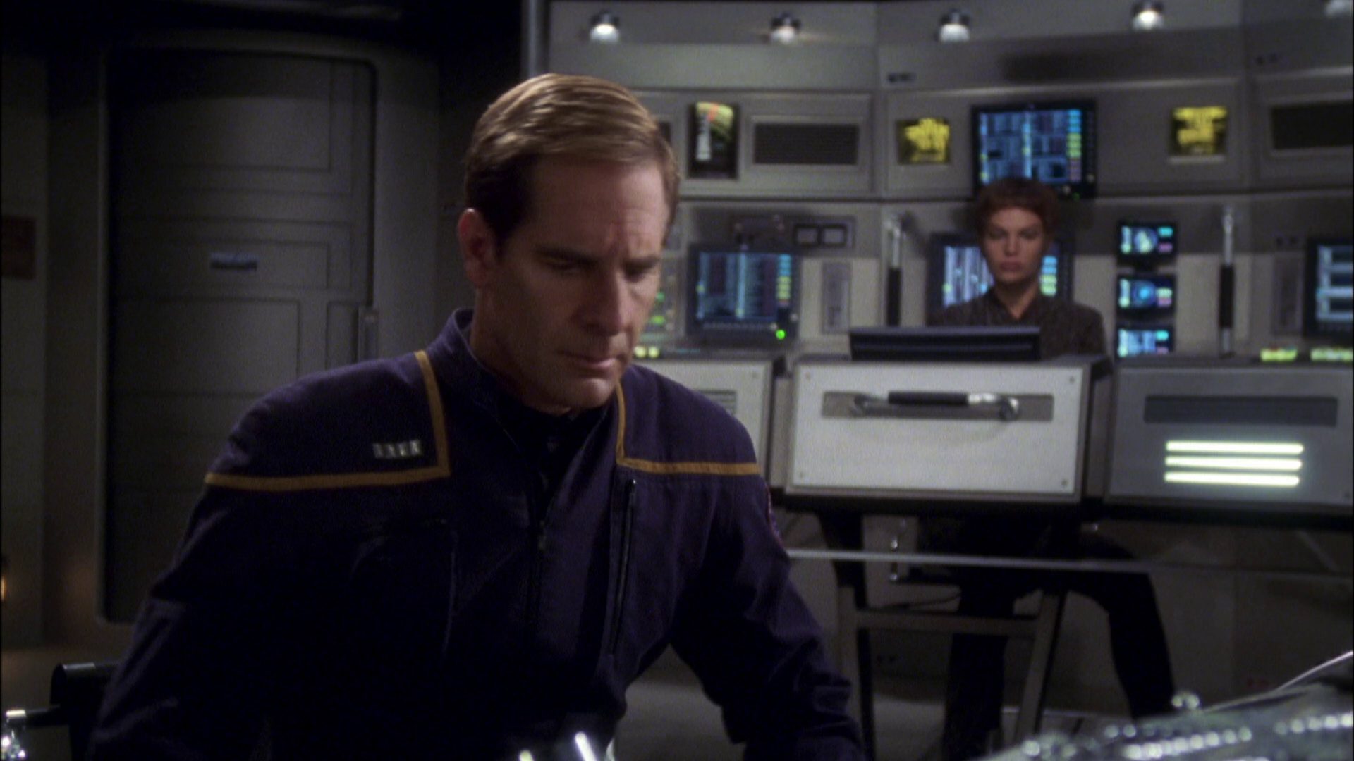 extant_StarTrek_ENT_1x08-BreakingTheIce_3372.jpg