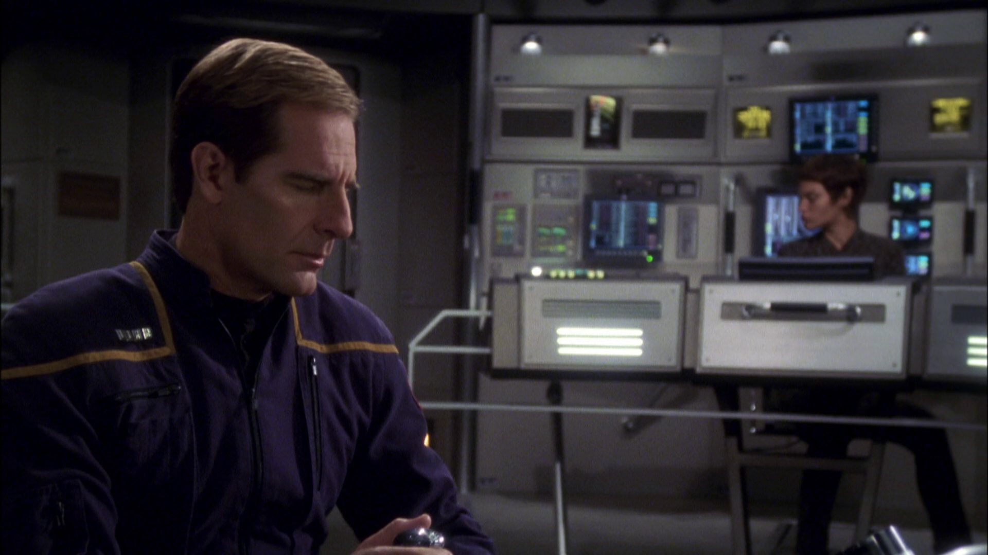 extant_StarTrek_ENT_1x08-BreakingTheIce_3376.jpg