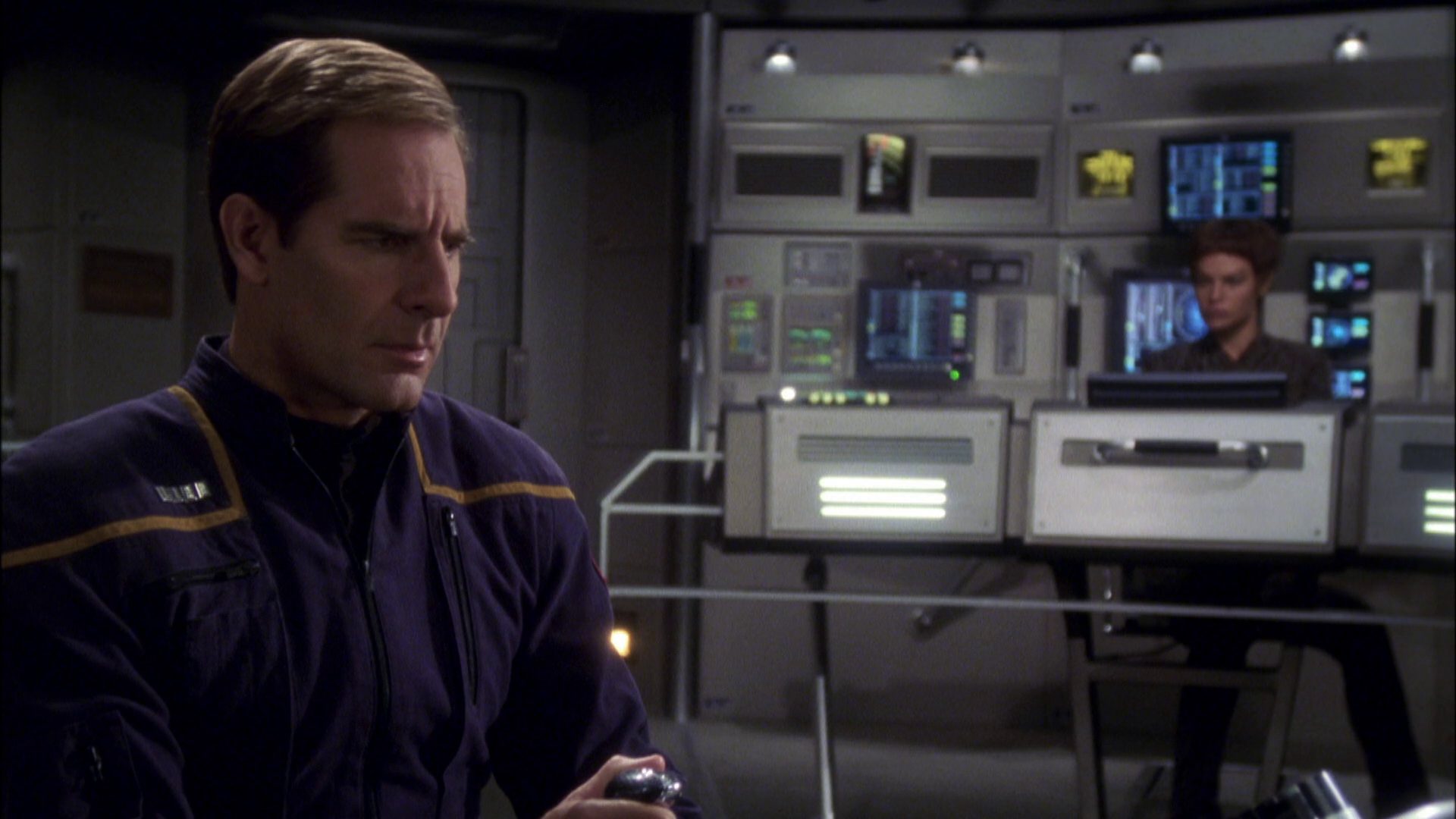 extant_StarTrek_ENT_1x08-BreakingTheIce_3381.jpg