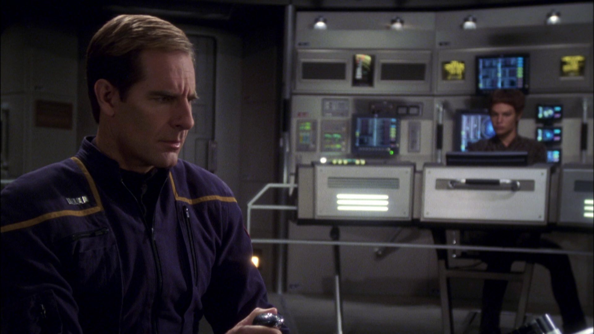extant_StarTrek_ENT_1x08-BreakingTheIce_3382.jpg