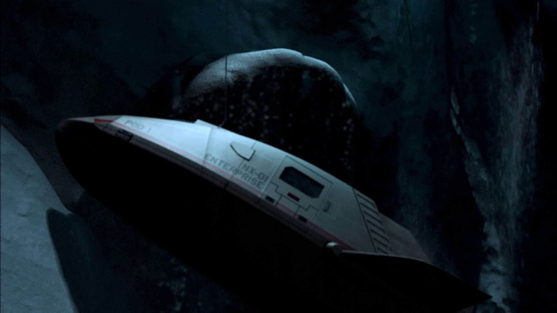 extant_StarTrek_ENT_1x08-BreakingTheIce_3387.jpg