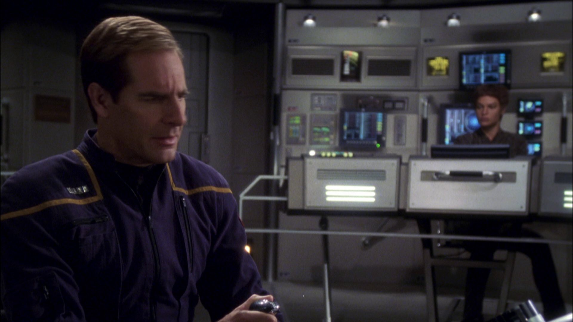 extant_StarTrek_ENT_1x08-BreakingTheIce_3393.jpg