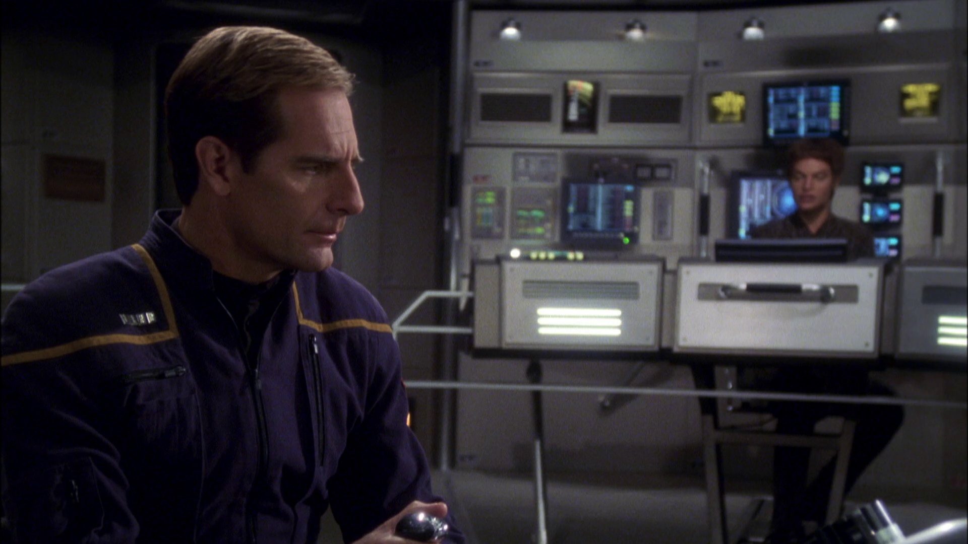 extant_StarTrek_ENT_1x08-BreakingTheIce_3430.jpg