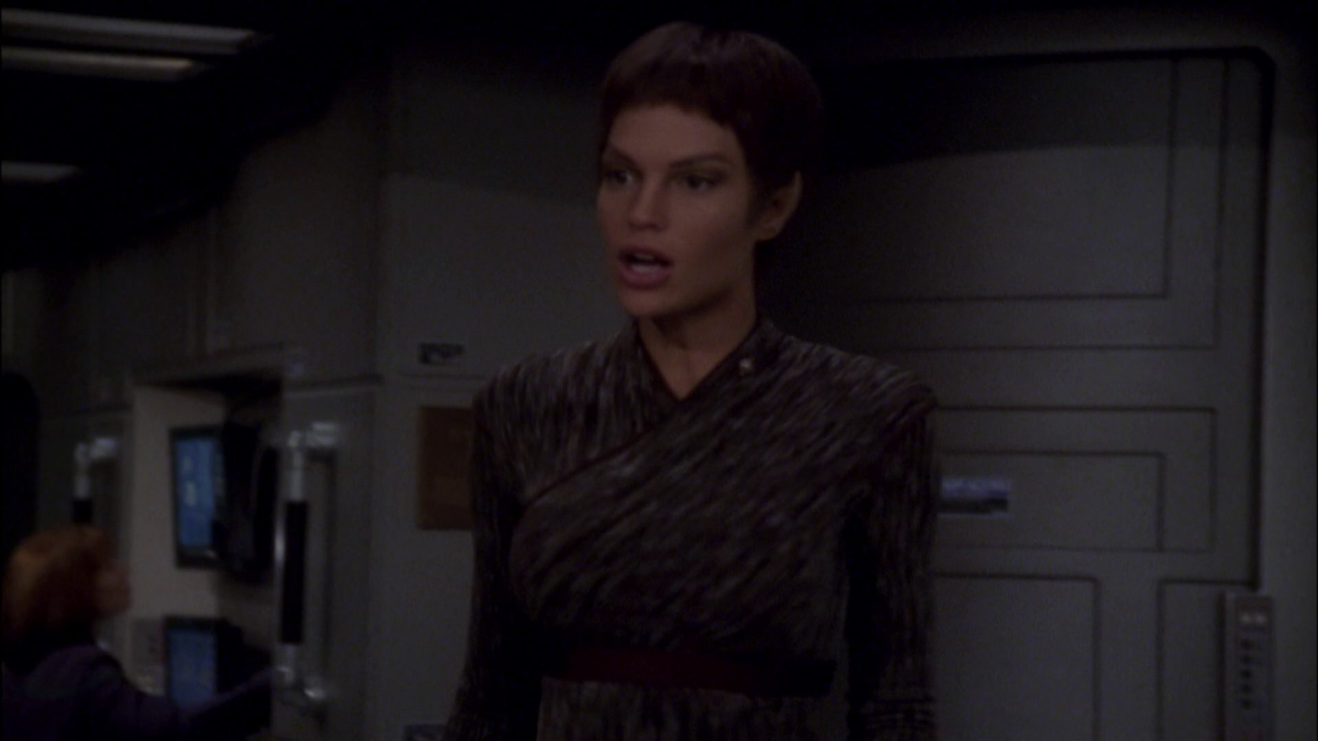 extant_StarTrek_ENT_1x08-BreakingTheIce_3452.jpg