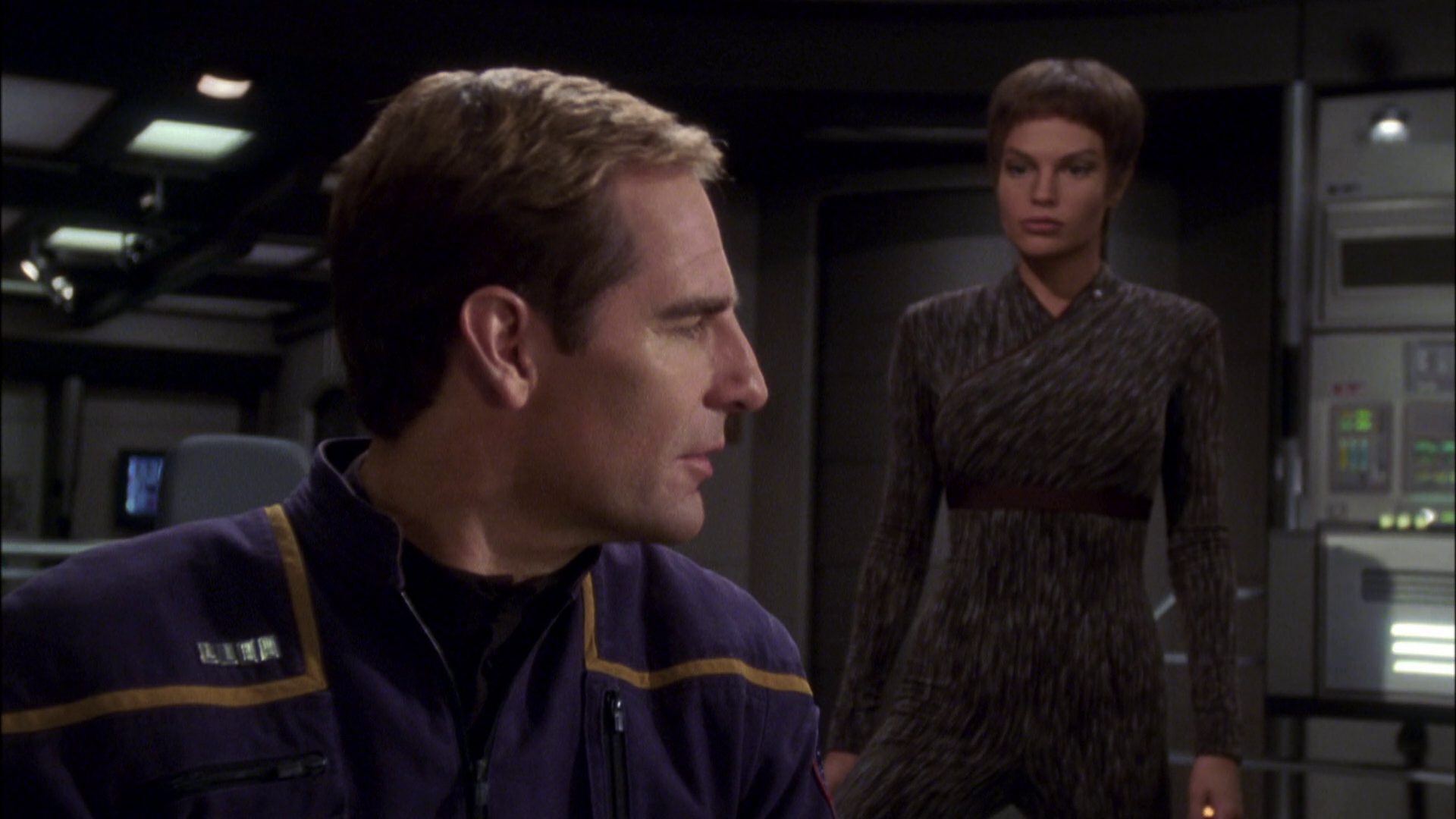 extant_StarTrek_ENT_1x08-BreakingTheIce_3457.jpg