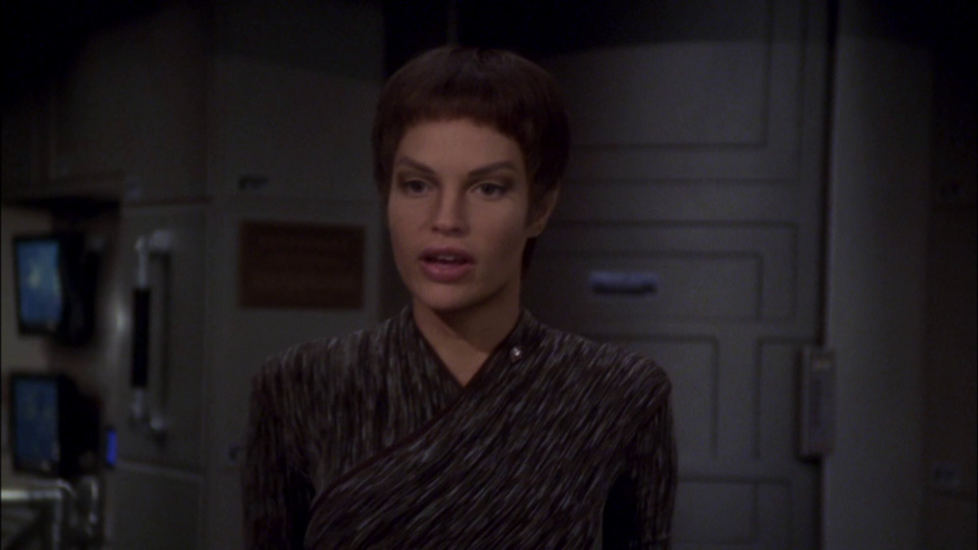 extant_StarTrek_ENT_1x08-BreakingTheIce_3467.jpg