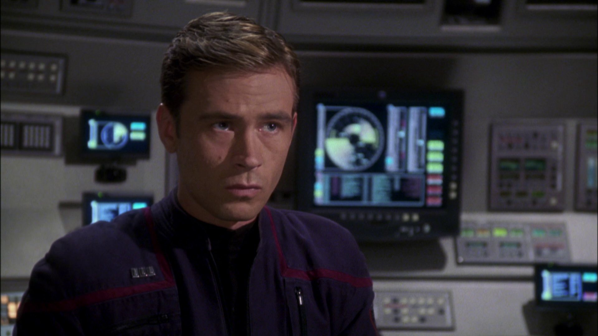 extant_StarTrek_ENT_1x08-BreakingTheIce_3486.jpg