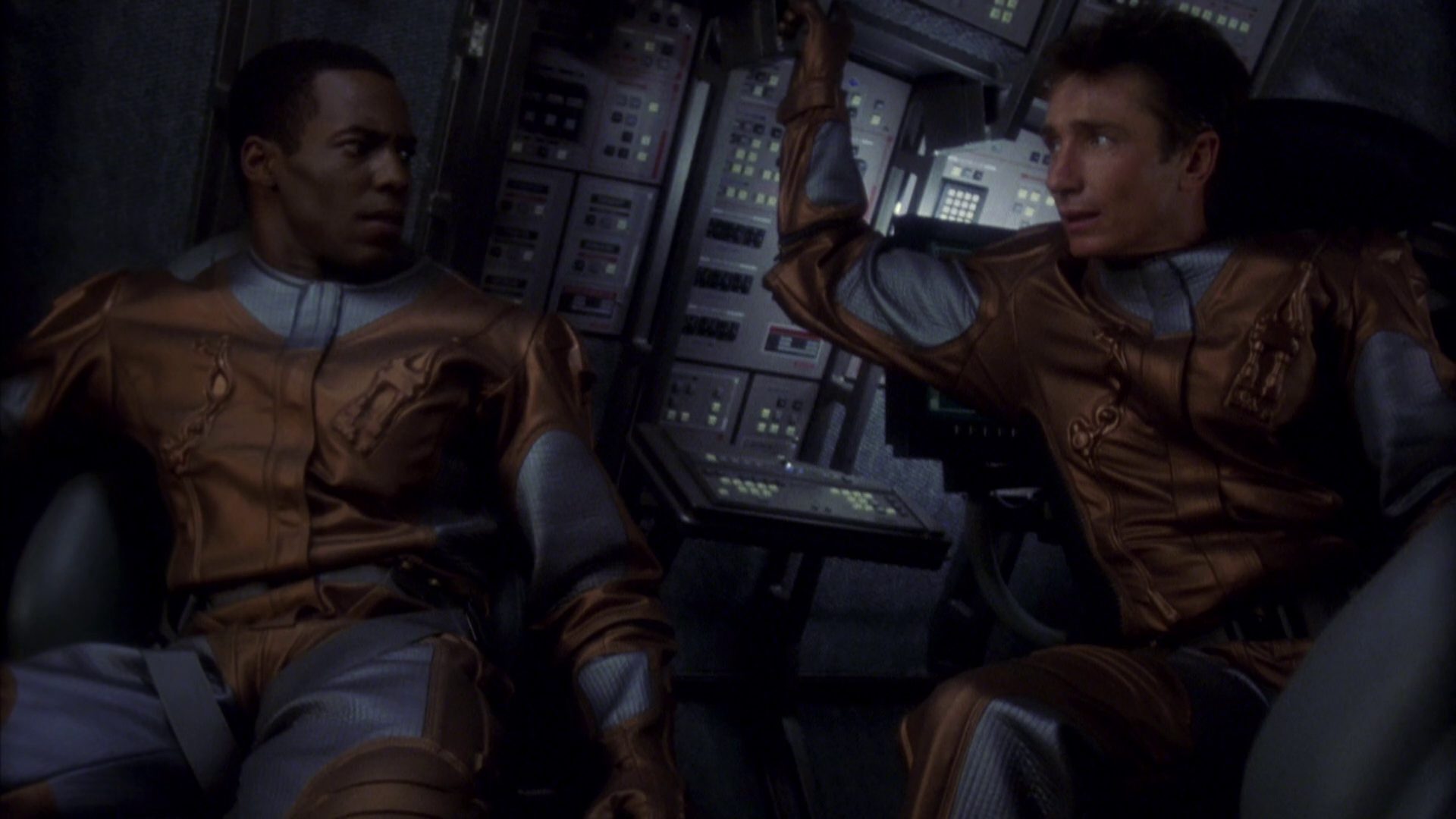 extant_StarTrek_ENT_1x08-BreakingTheIce_3516.jpg