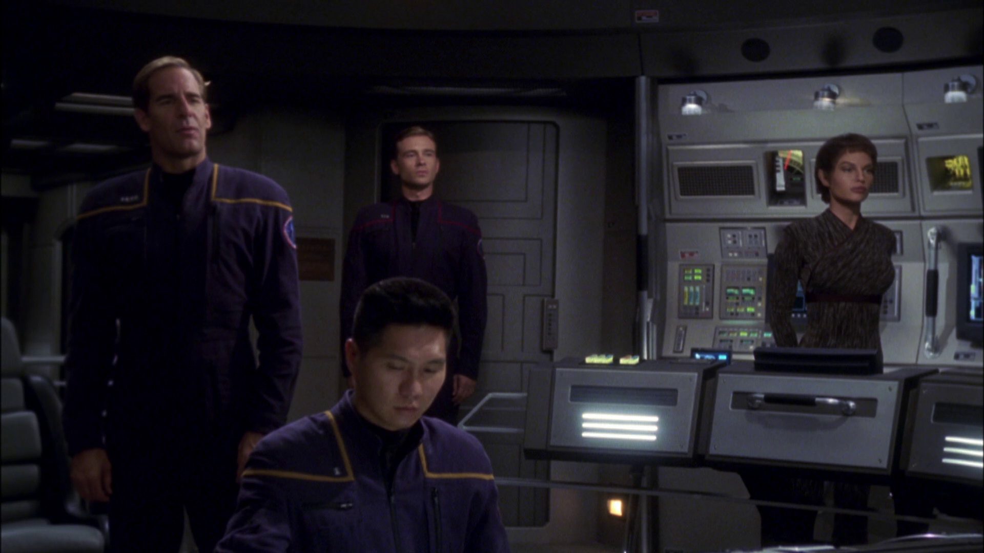 extant_StarTrek_ENT_1x08-BreakingTheIce_3541.jpg