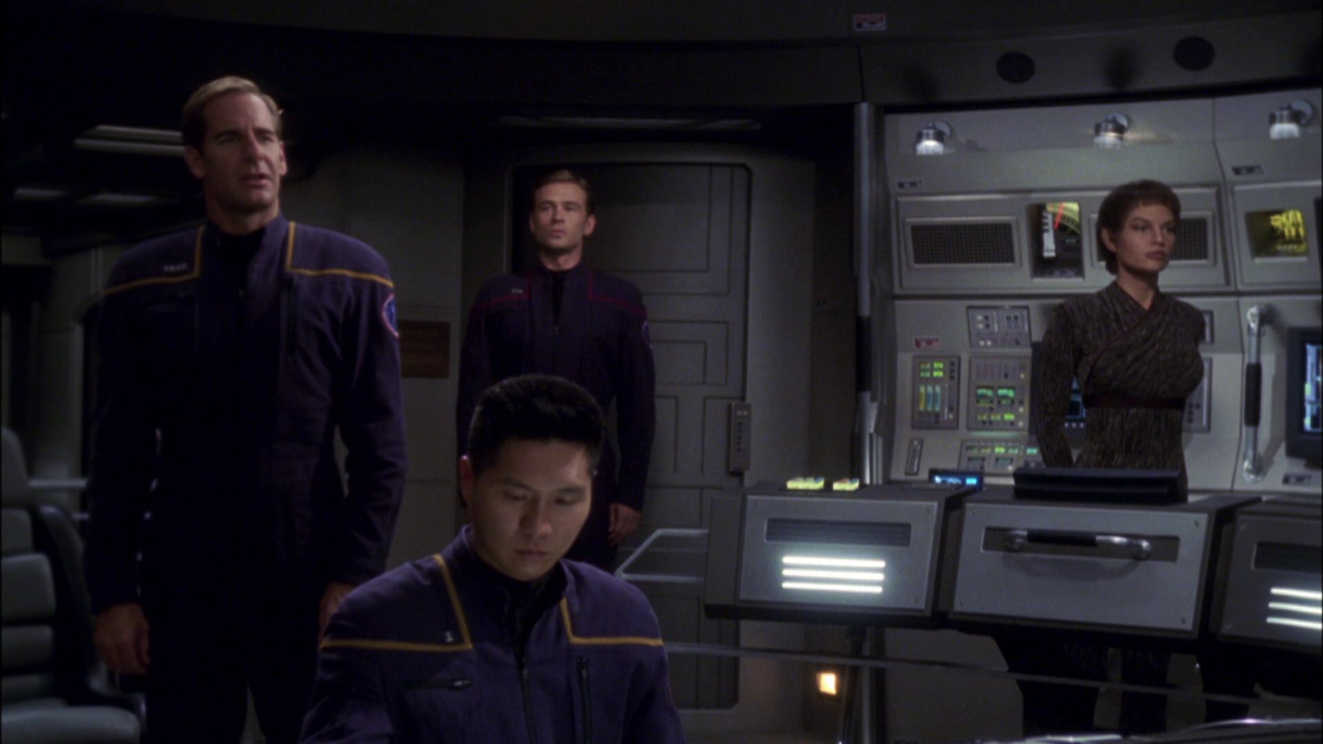 extant_StarTrek_ENT_1x08-BreakingTheIce_3542.jpg