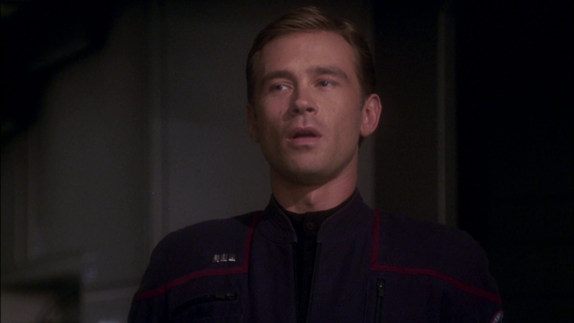 extant_StarTrek_ENT_1x08-BreakingTheIce_3557.jpg