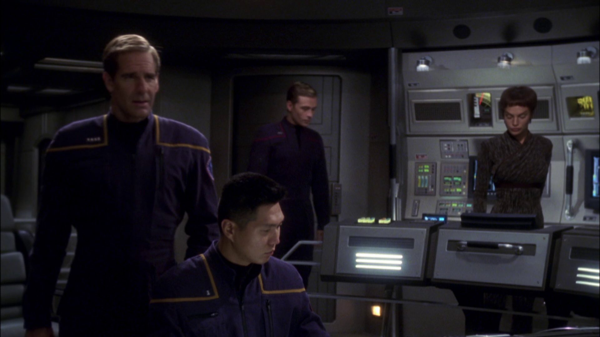 extant_StarTrek_ENT_1x08-BreakingTheIce_3596.jpg