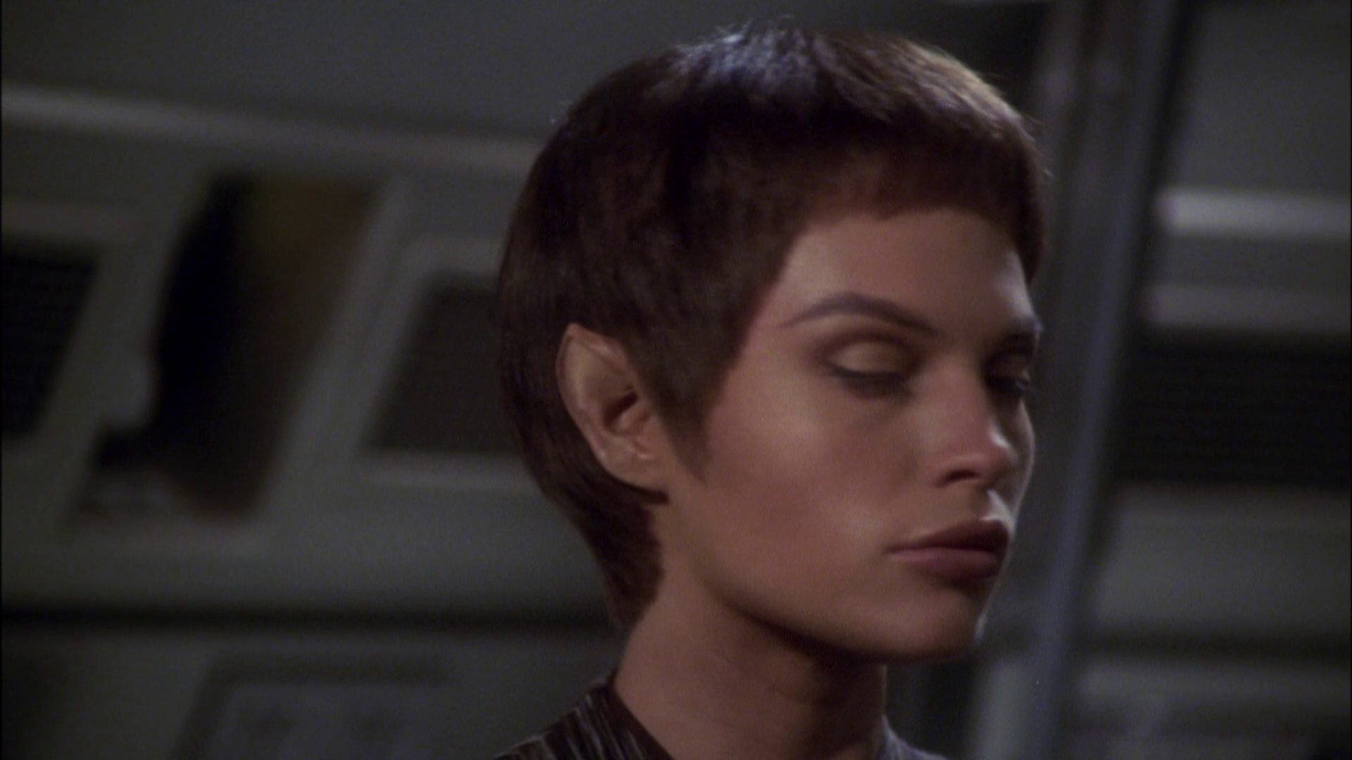 extant_StarTrek_ENT_1x08-BreakingTheIce_3625.jpg