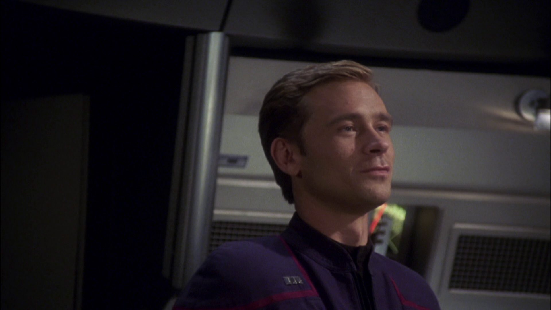 extant_StarTrek_ENT_1x08-BreakingTheIce_3655.jpg