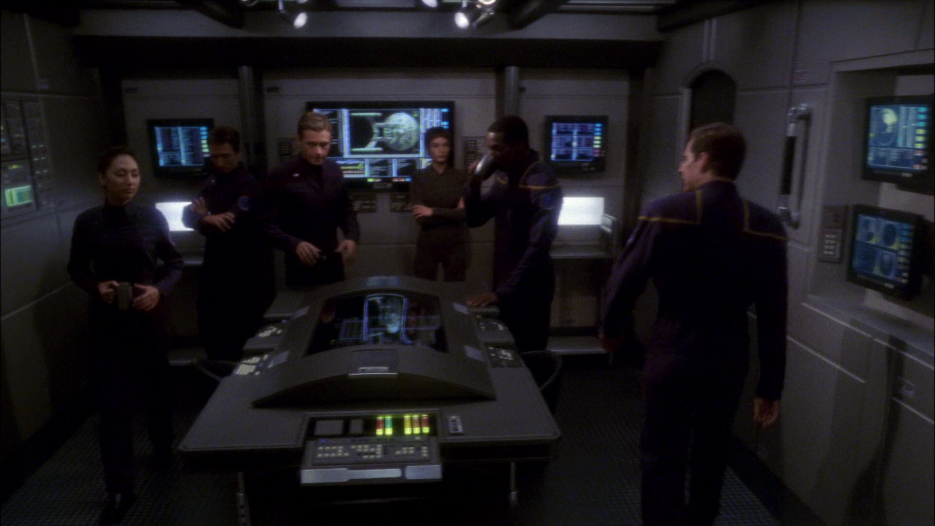 extant_StarTrek_ENT_1x09-Civilization_0018.jpg