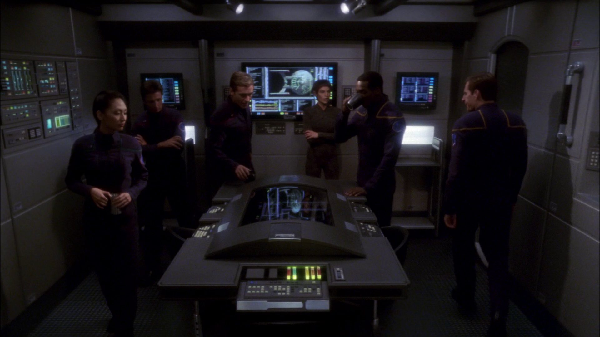 extant_StarTrek_ENT_1x09-Civilization_0019.jpg