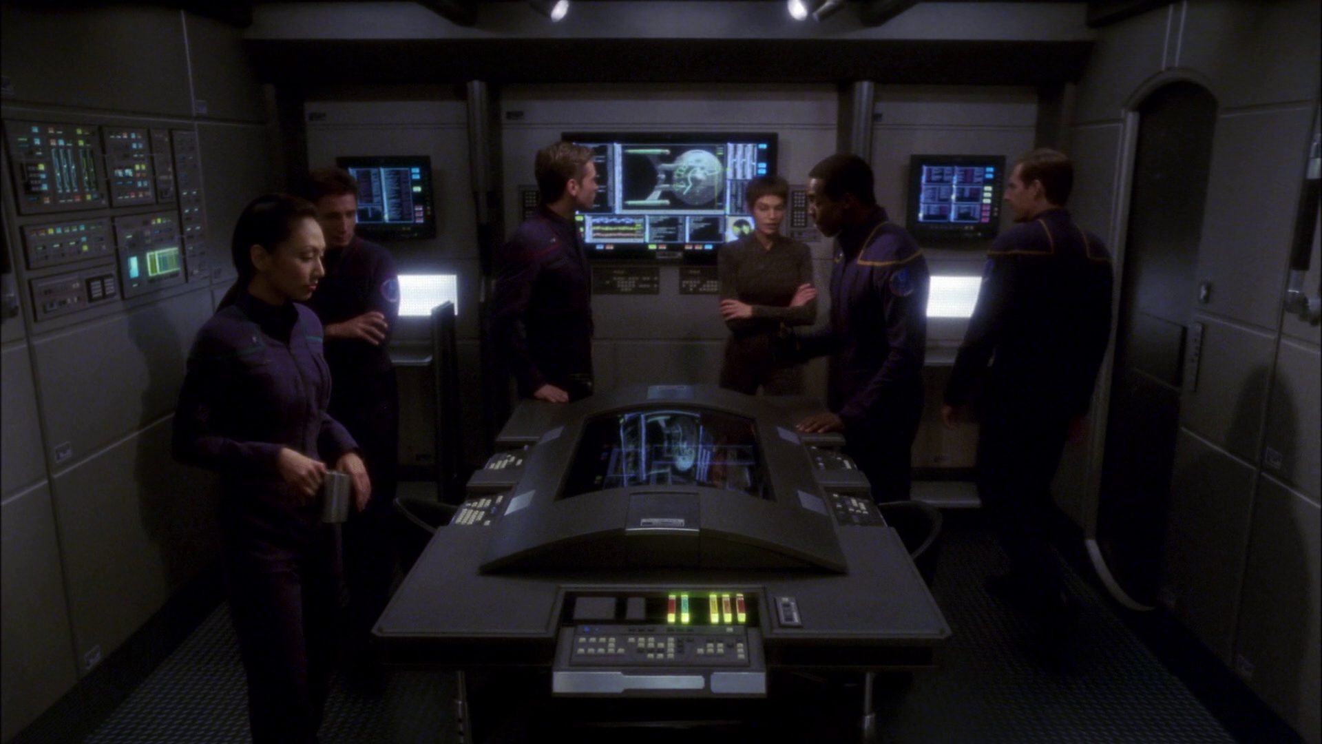 extant_StarTrek_ENT_1x09-Civilization_0020.jpg